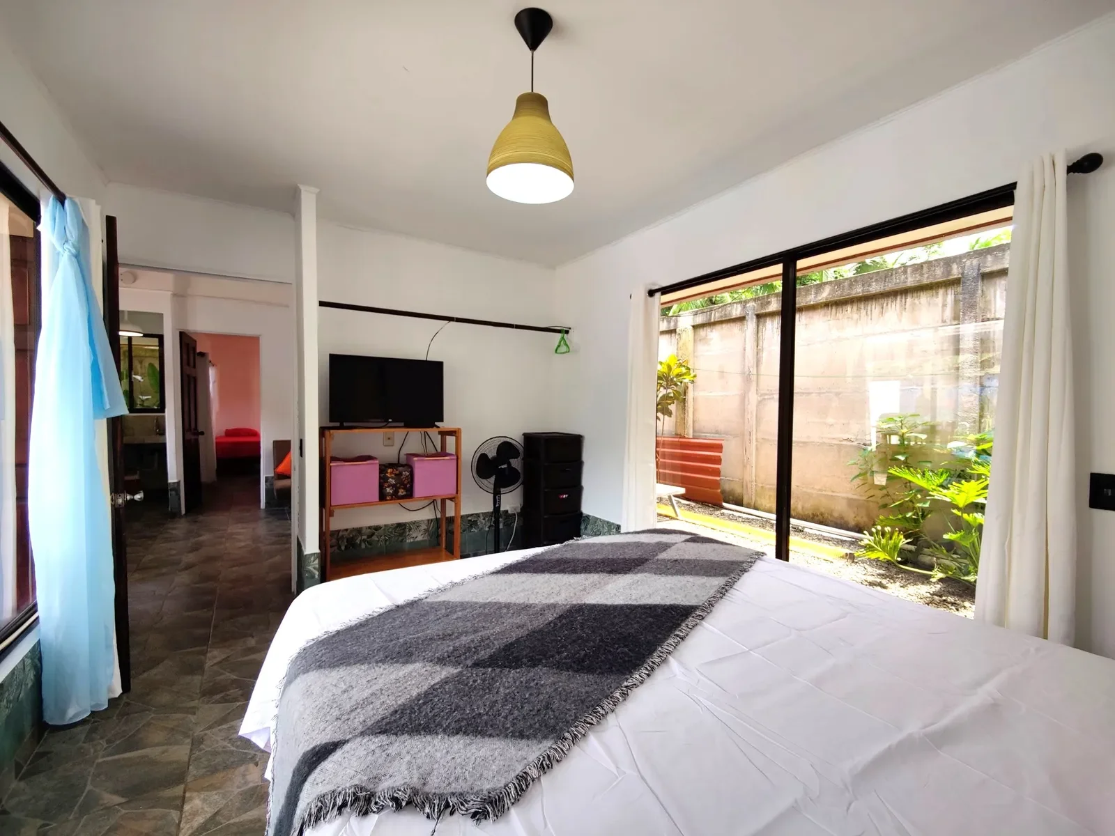 charming-home-with-stunning-outdoor-spaces (13).webp