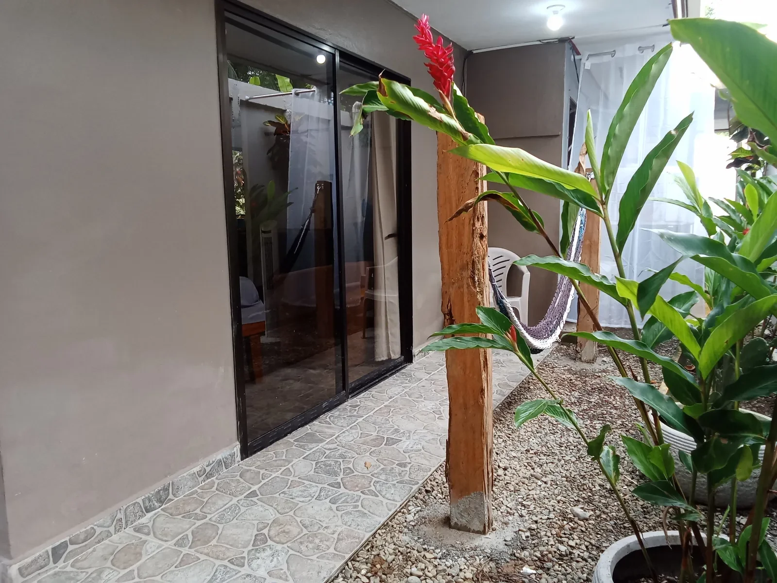 charming-home-with-stunning-outdoor-spaces (28).webp