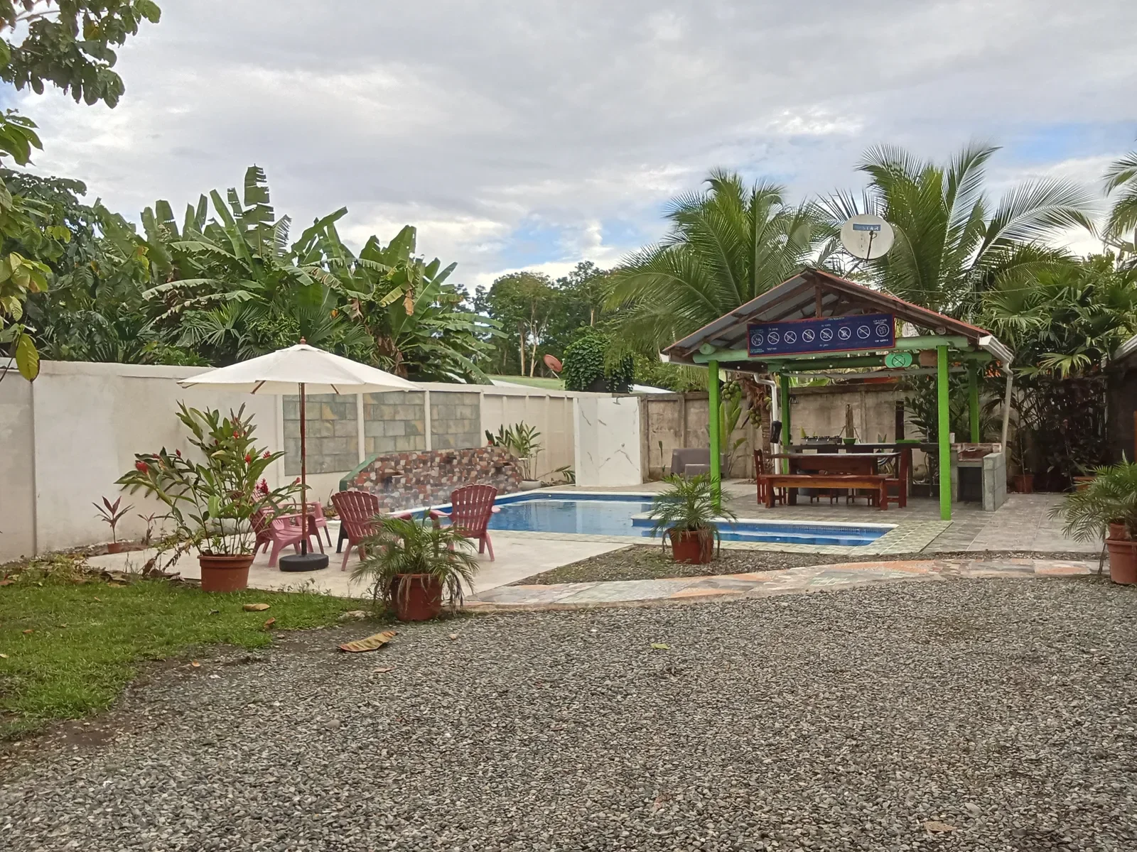 charming-home-with-stunning-outdoor-spaces (29).webp