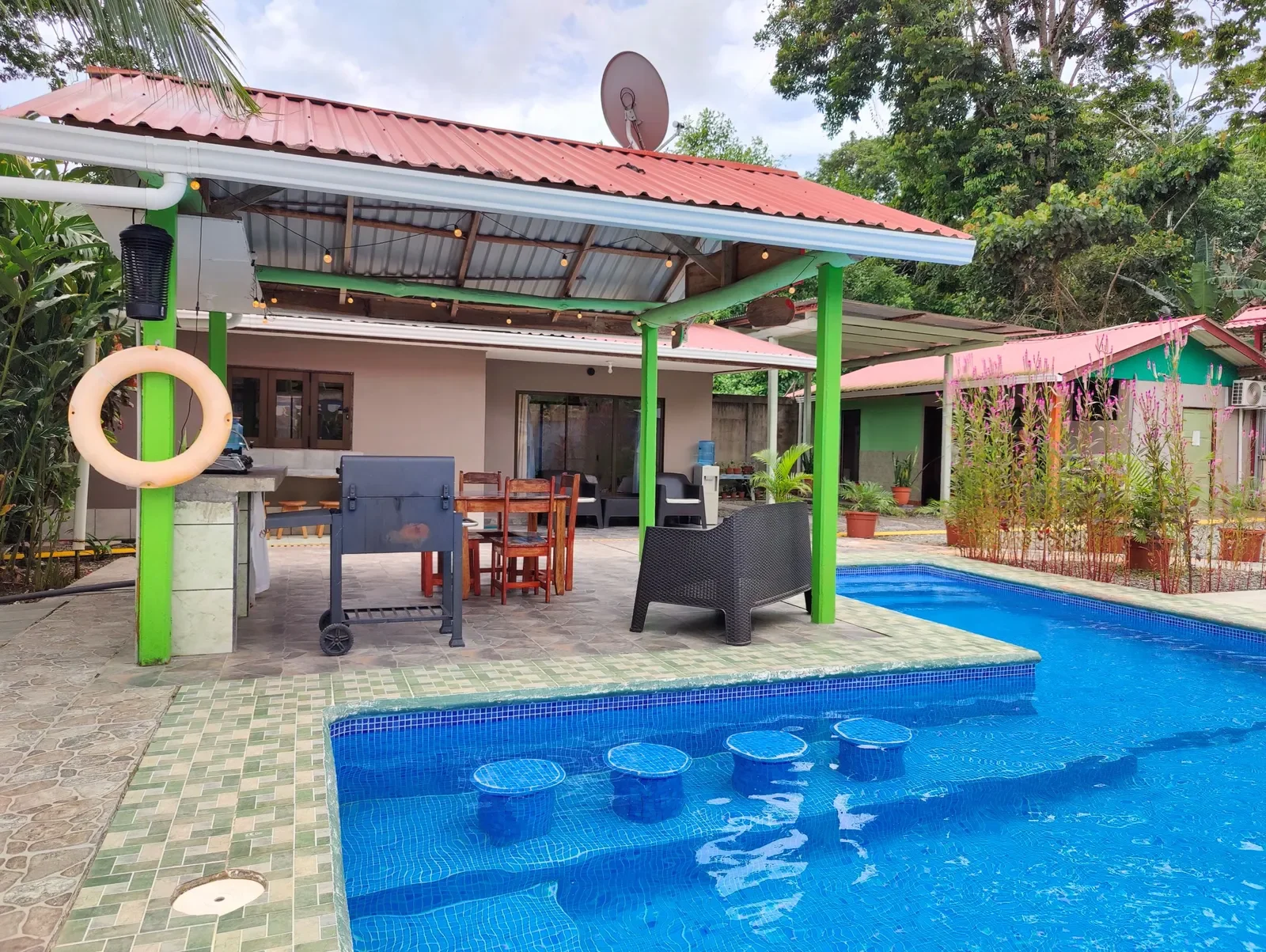 charming-home-with-stunning-outdoor-spaces (18).webp