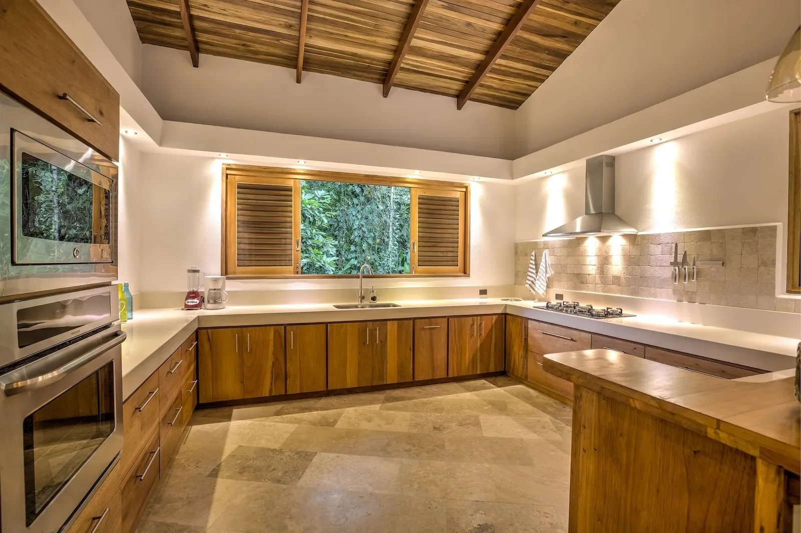 villa-cabu-playa-chiquita (5).webp