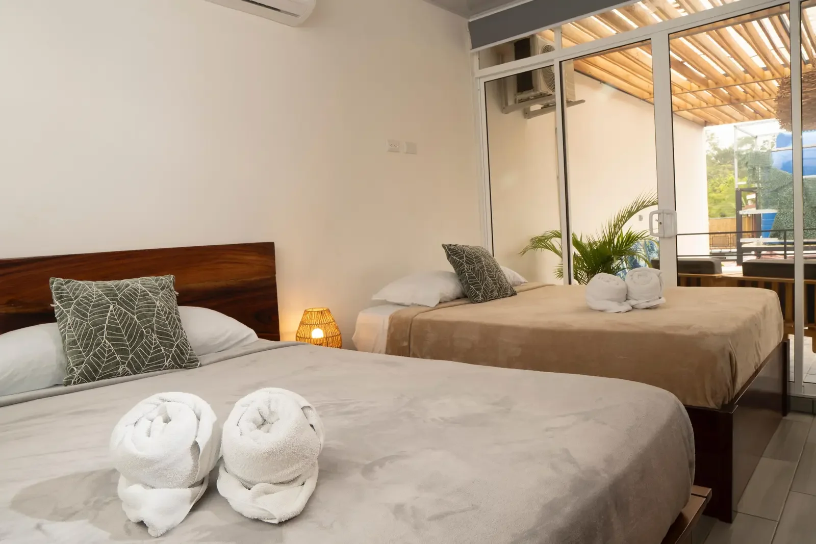 3-unit-apartments-pan-dulce-puerto-viejo (8).webp