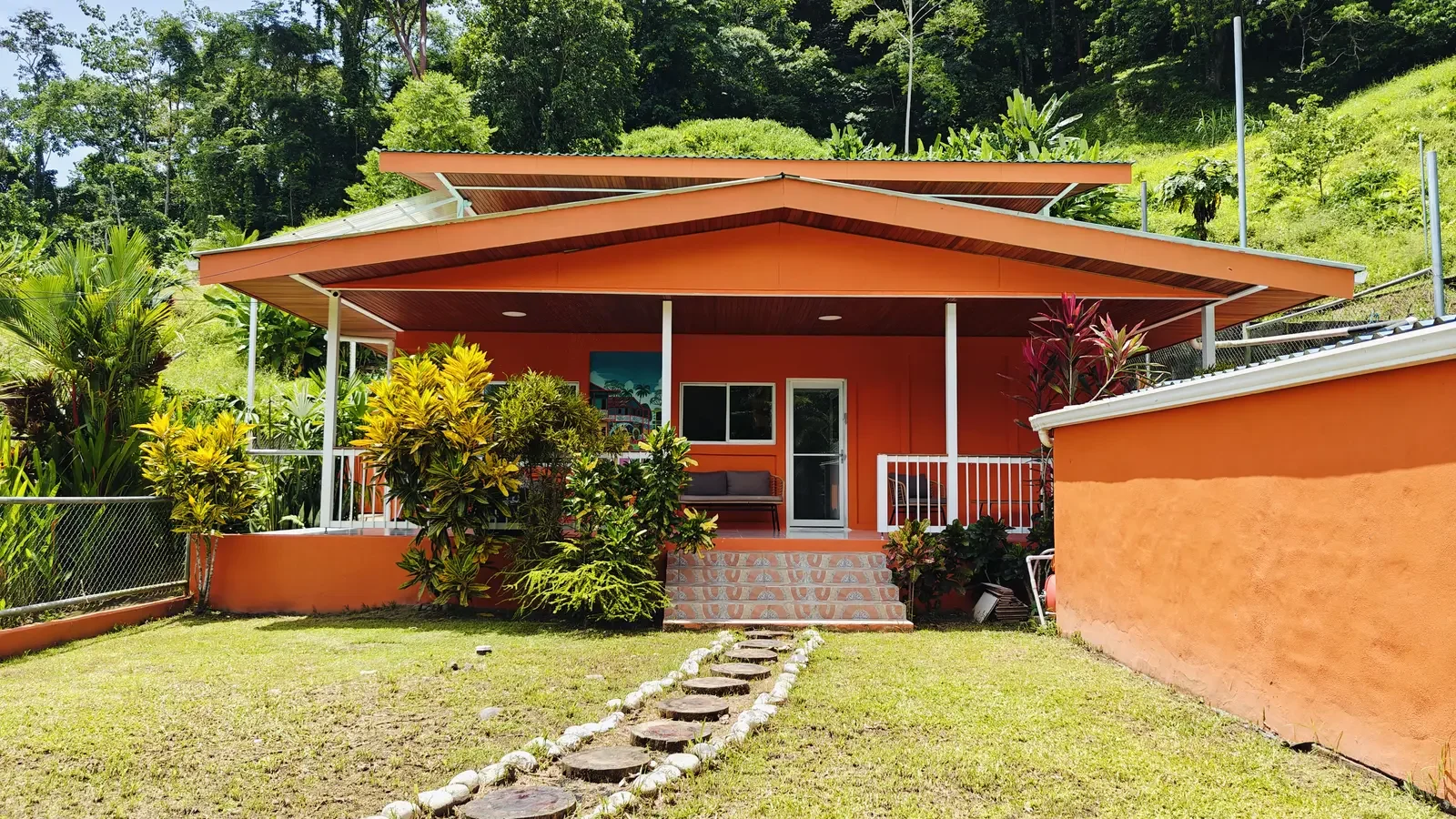 multi-unit-home-hone-creek-costa-rica (25).webp