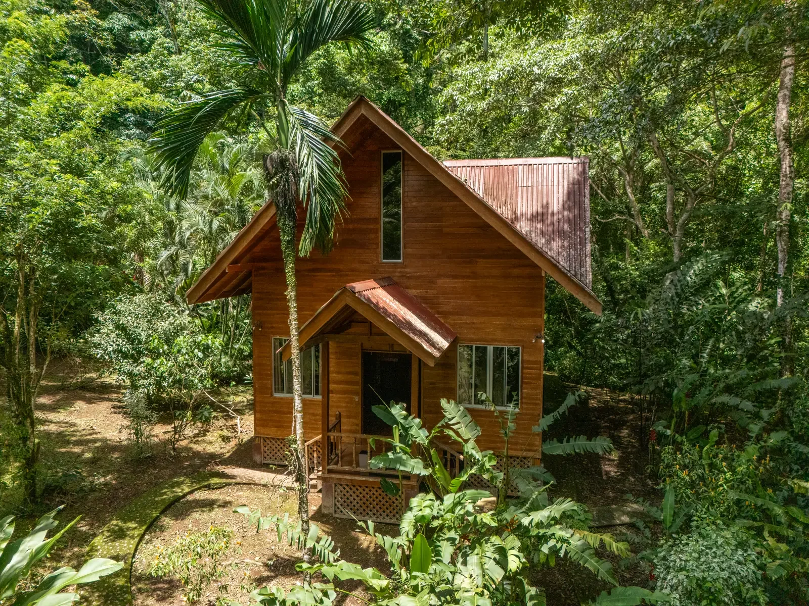 private-jungle-chalet-hone-creek (3).webp