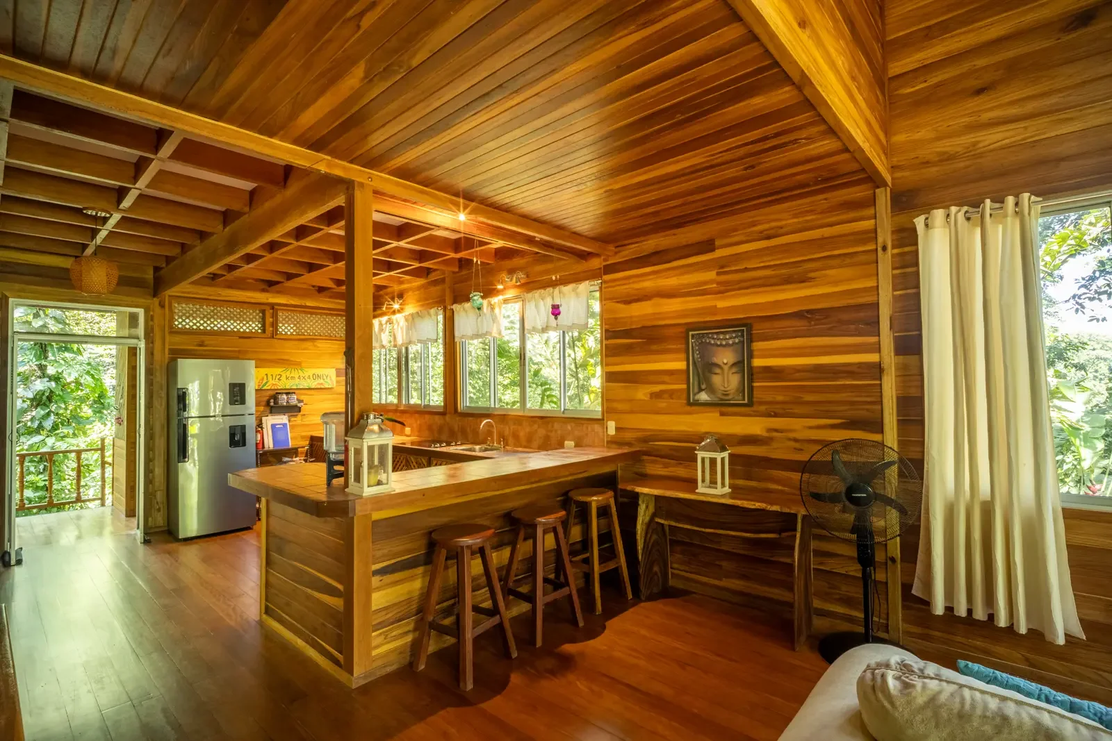 private-jungle-chalet-hone-creek (13).webp