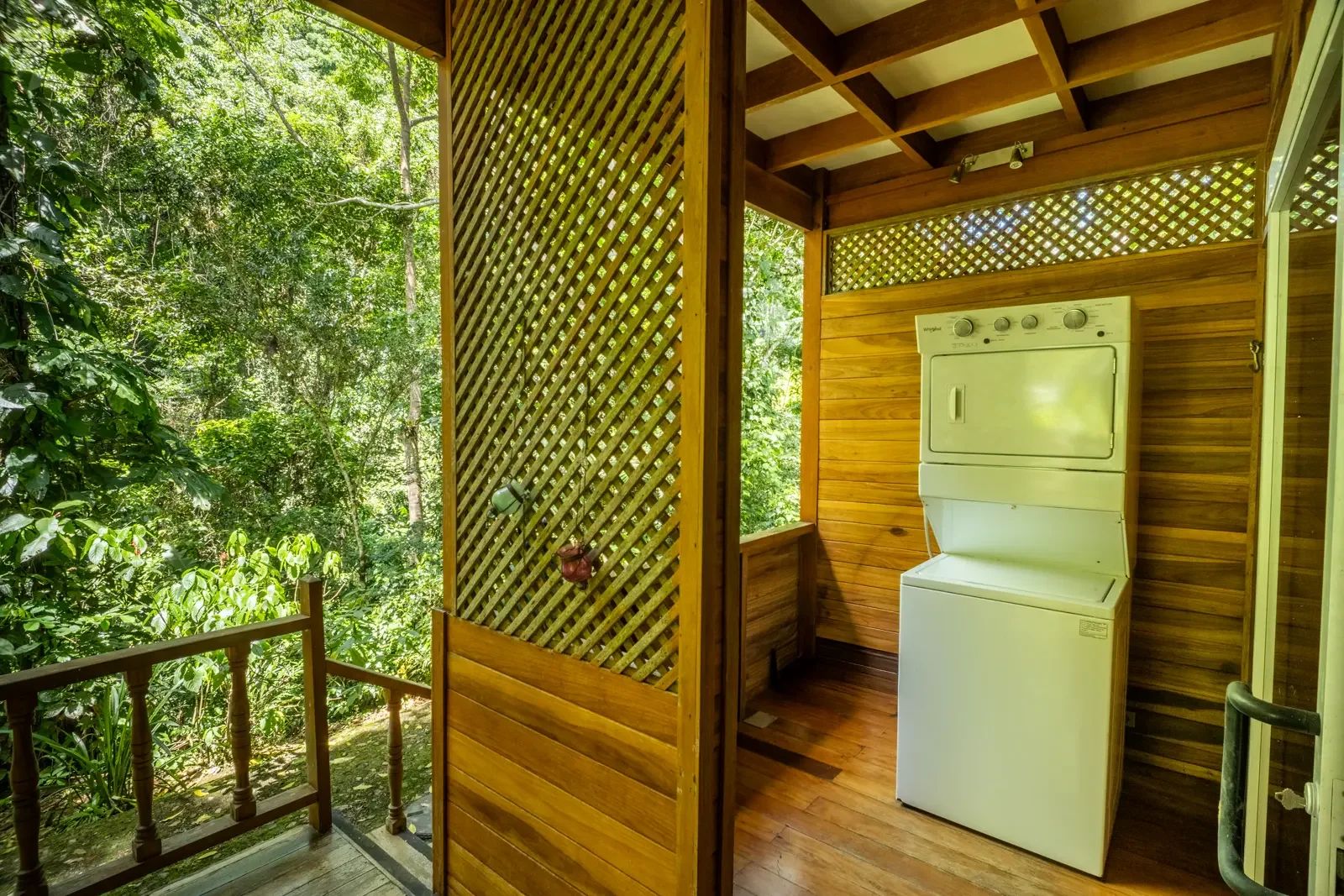 private-jungle-chalet-hone-creek (19).webp