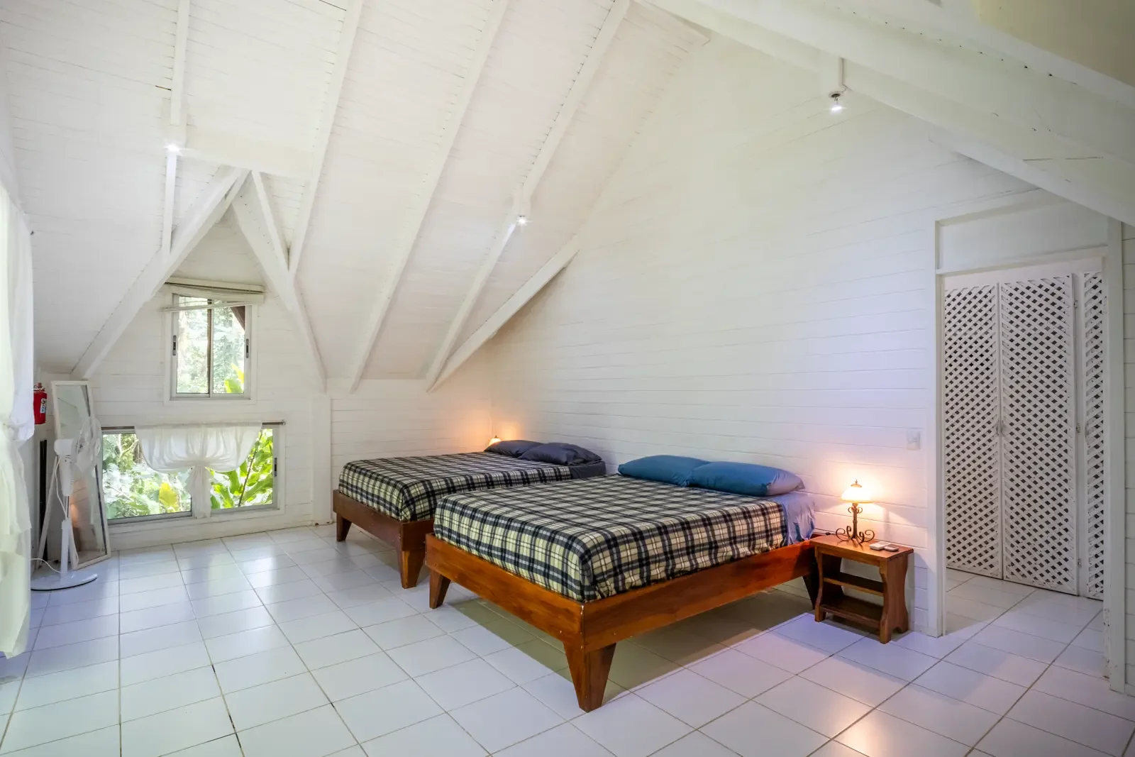 private-jungle-chalet-hone-creek (22).webp