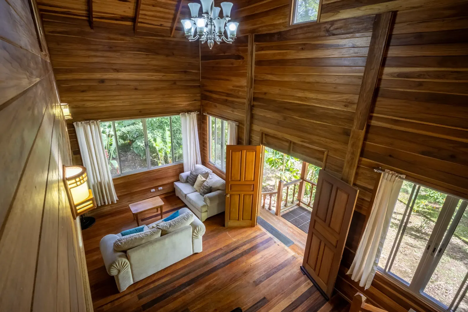 private-jungle-chalet-hone-creek (27).webp