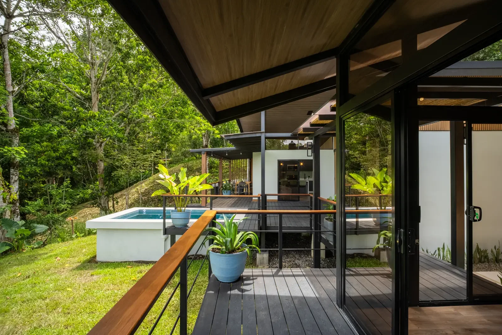luxury-jungle-home-punta-uva-costa-rica (27).webp