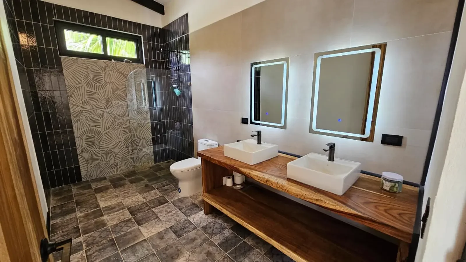 ID 1054 Playa Negra Guest House (2).webp