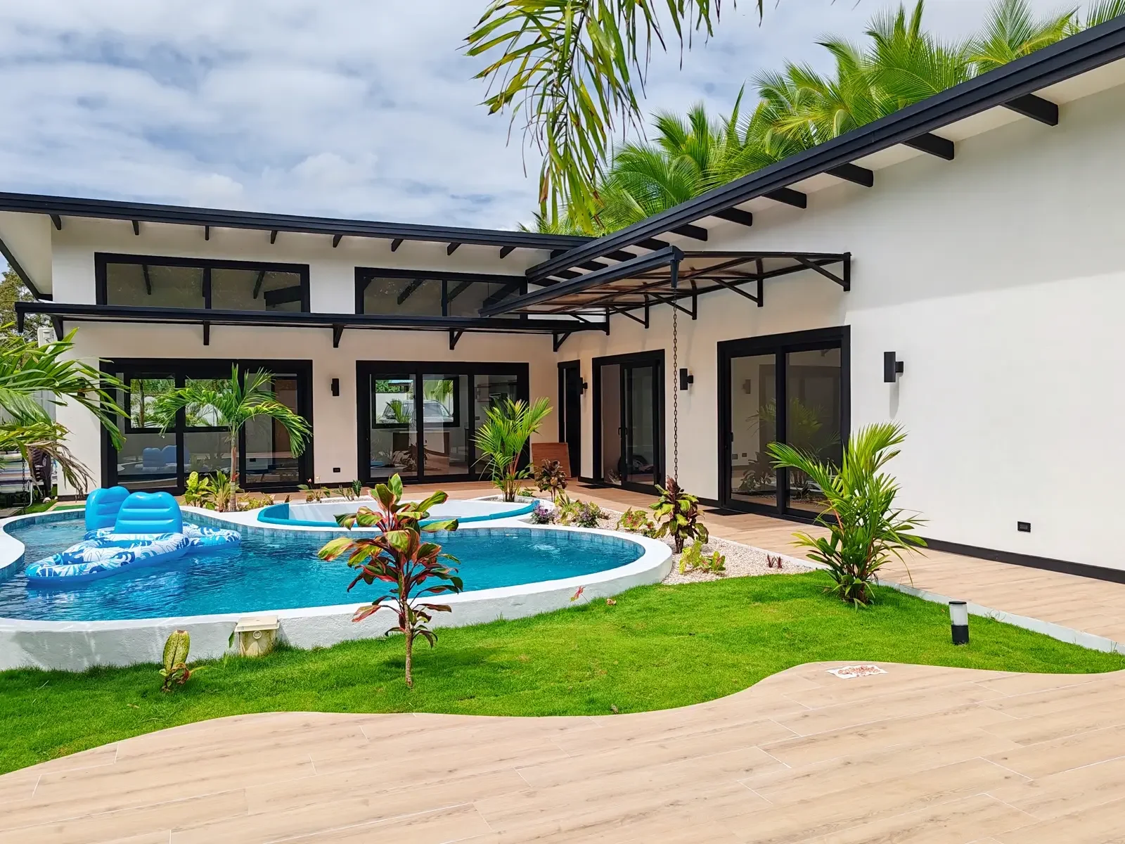 ID 1054 Playa Negra Guest House (9).webp