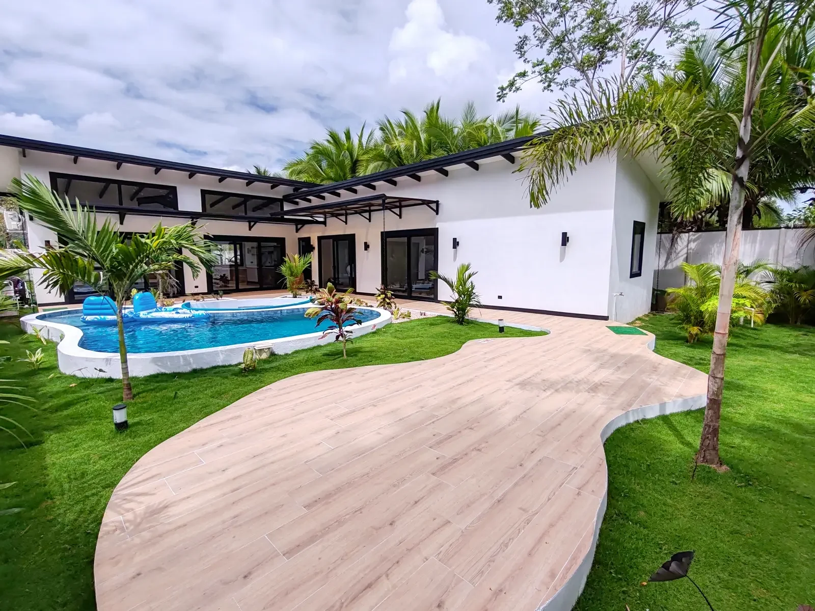 ID 1054 Playa Negra Guest House (10).webp