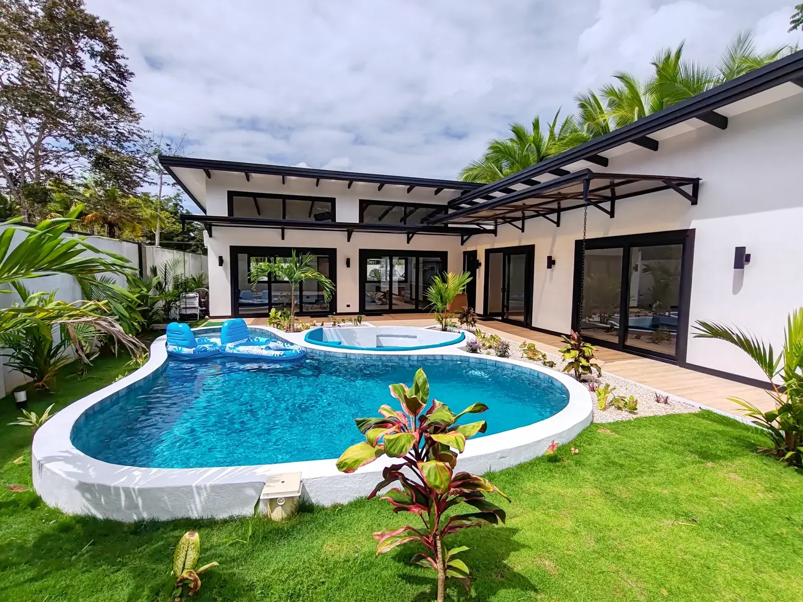 ID 1054 Playa Negra Guest House (11).webp