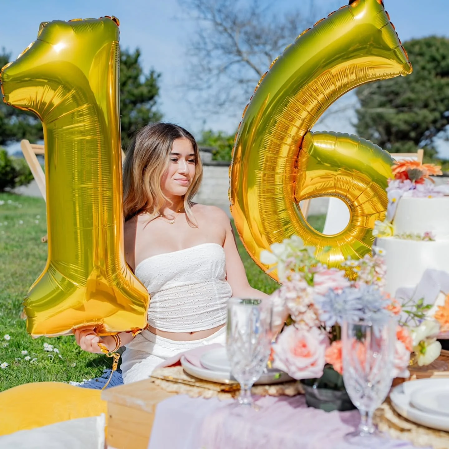 Okay, I totally forgot to post this one 🙈 A sweet birthday shoot from last April—better late than never, right? 🎉💫