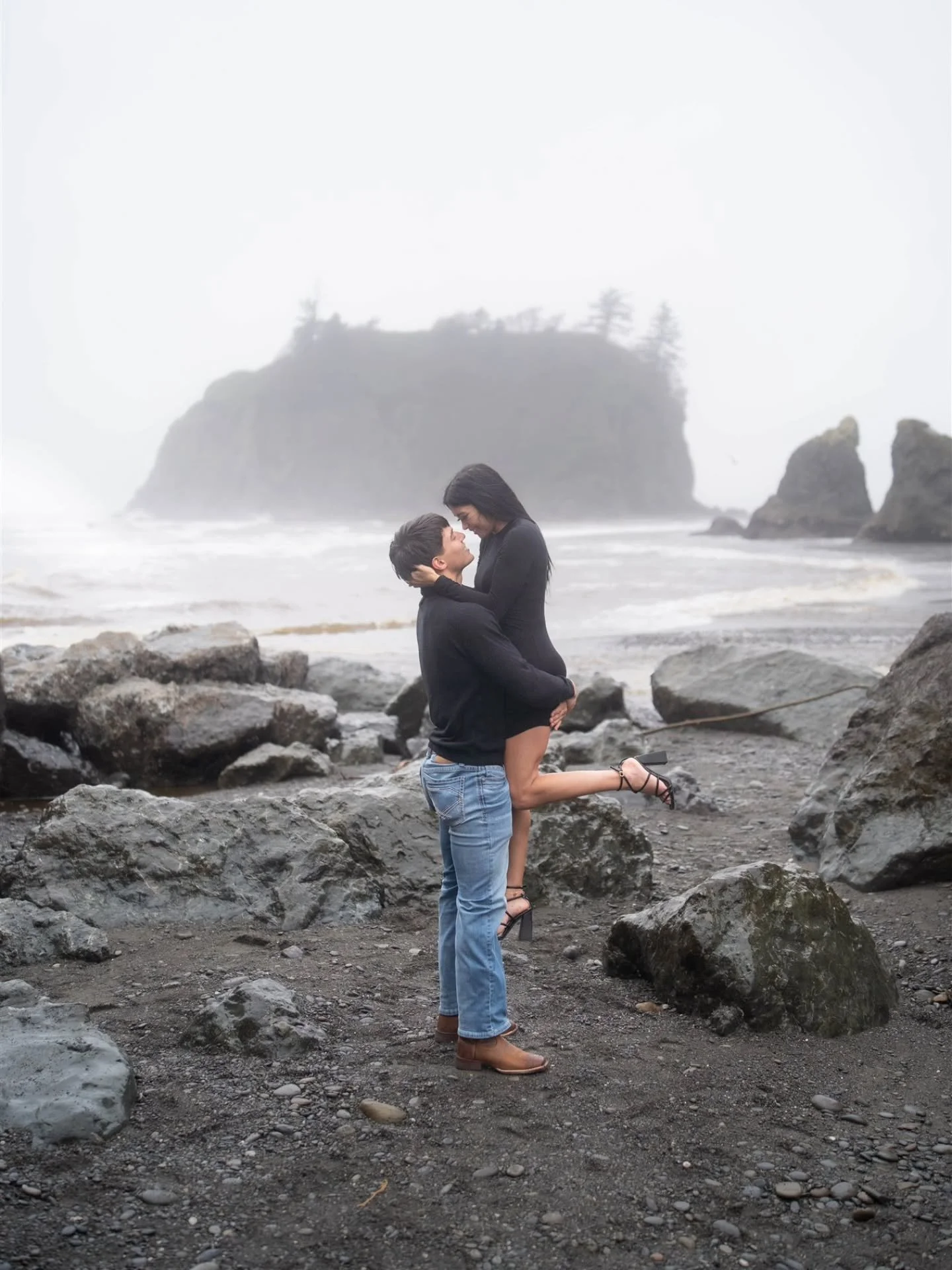 Planning a Surprise Engagement? Here&rsquo;s How to Do It Right 🤍

Surprise proposals are magical &mdash; when they&rsquo;re planned well.

Here&rsquo;s how I help make surprise engagement sessions feel effortless and genuine:

1. We plan every deta