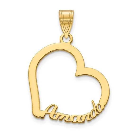 Gold heart-shaped pendant with the name 'Amanda' in cursive.