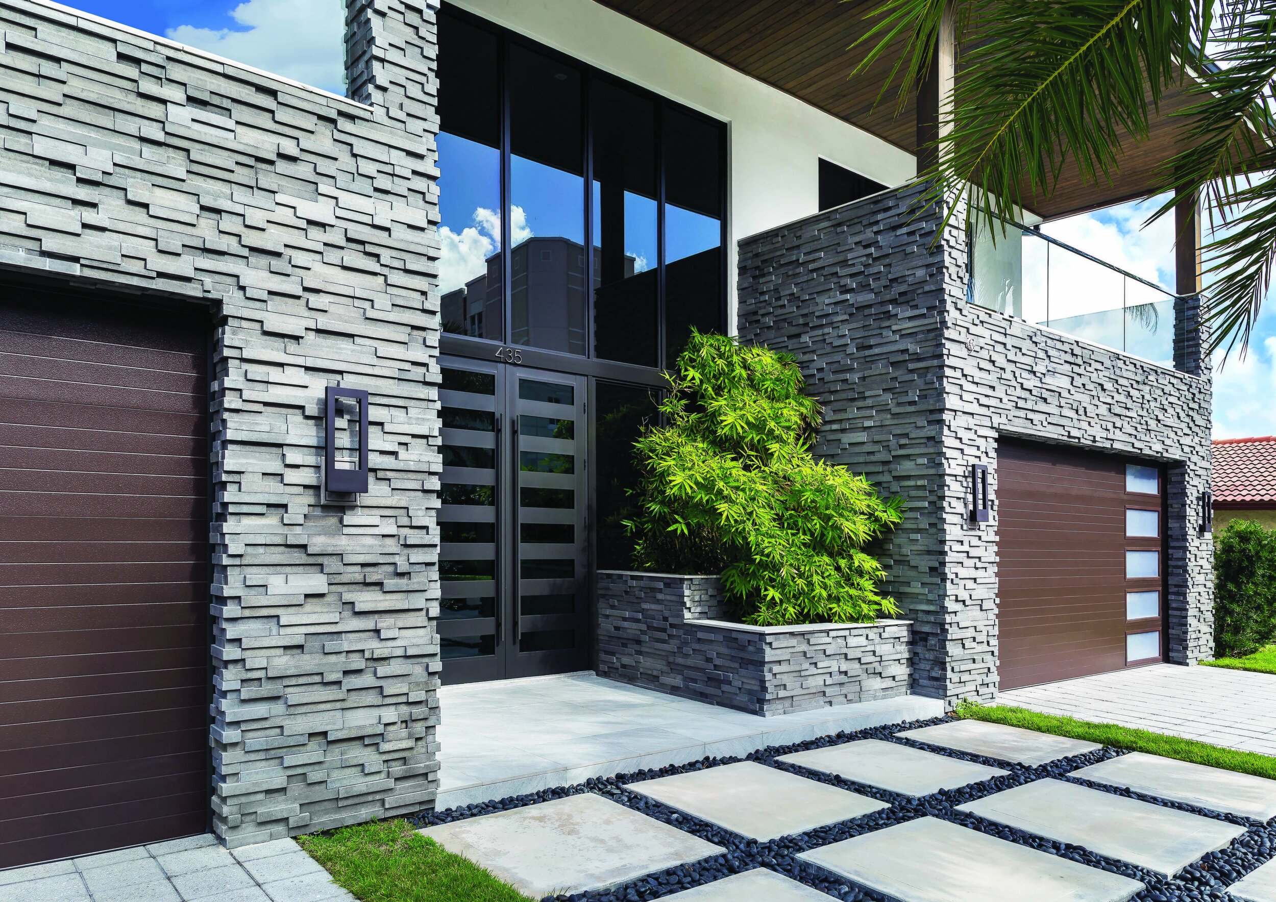 CS_Pro-Fit Modera Ledgestone_Carbon_Ext_Facade_VN.jpg