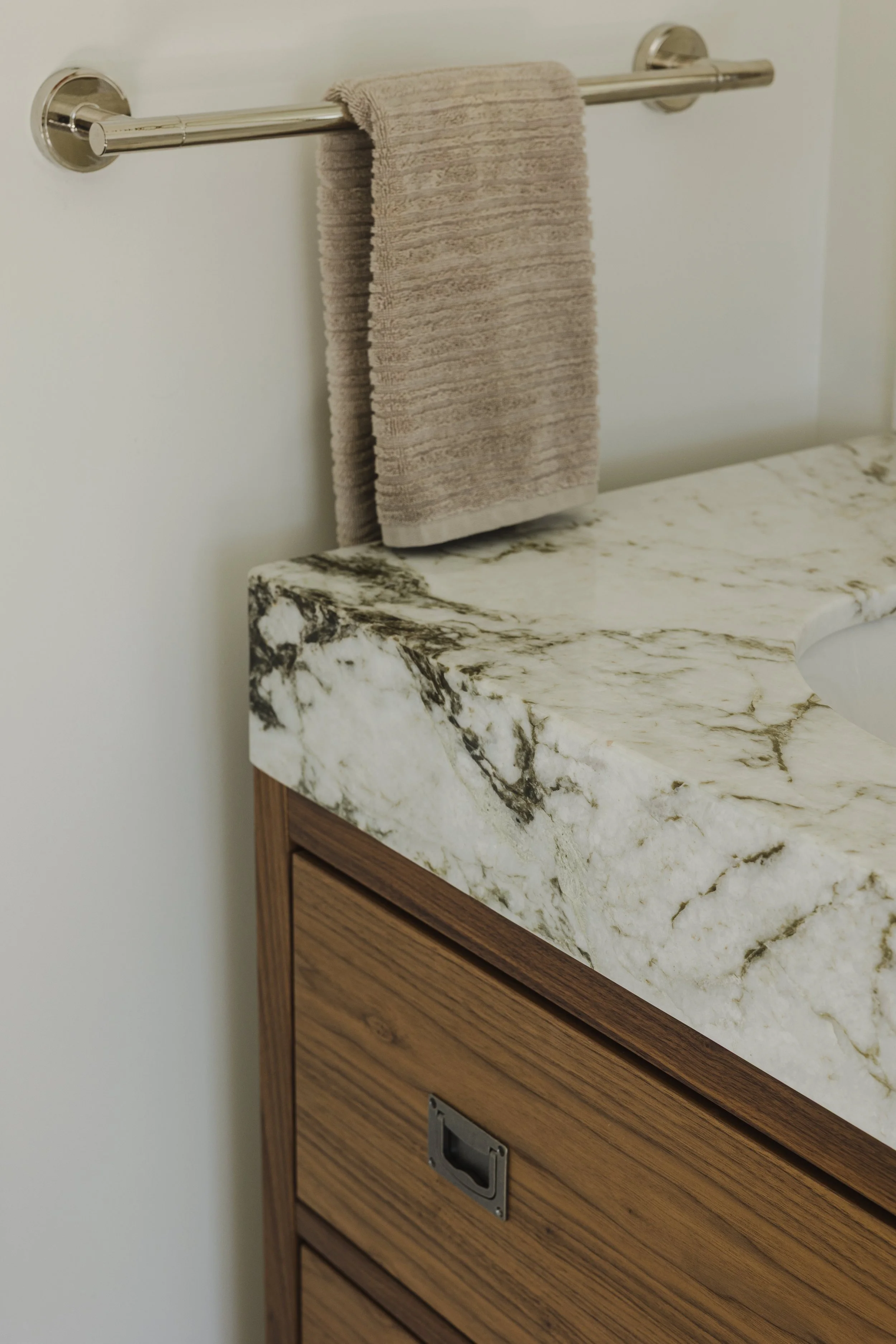 Dapper Home - 3rd Ave - En Suite - Sonia V Photo-11.jpg