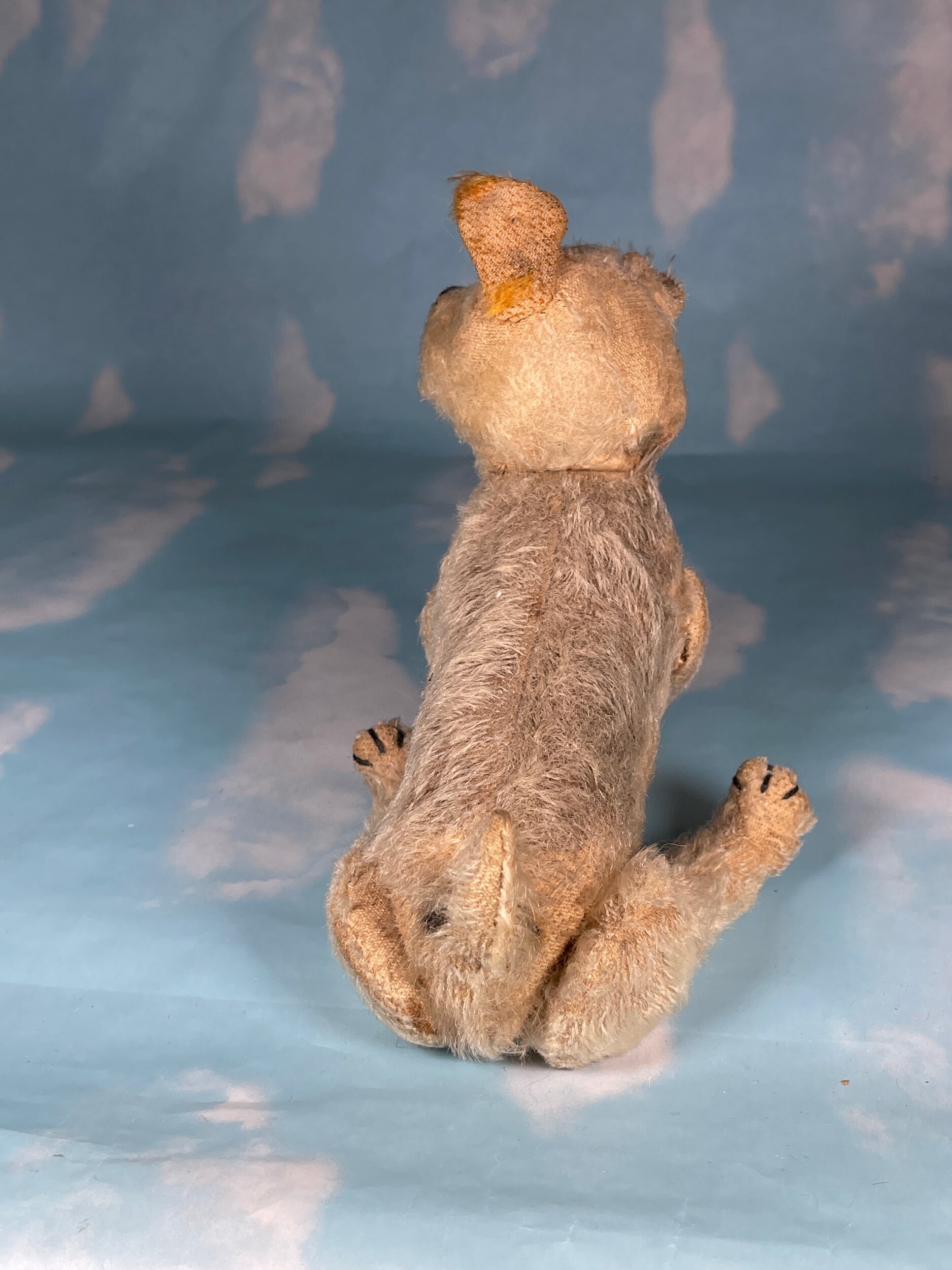 F60F214B-6D7C-406C-8ADE-FE39D3A9C905