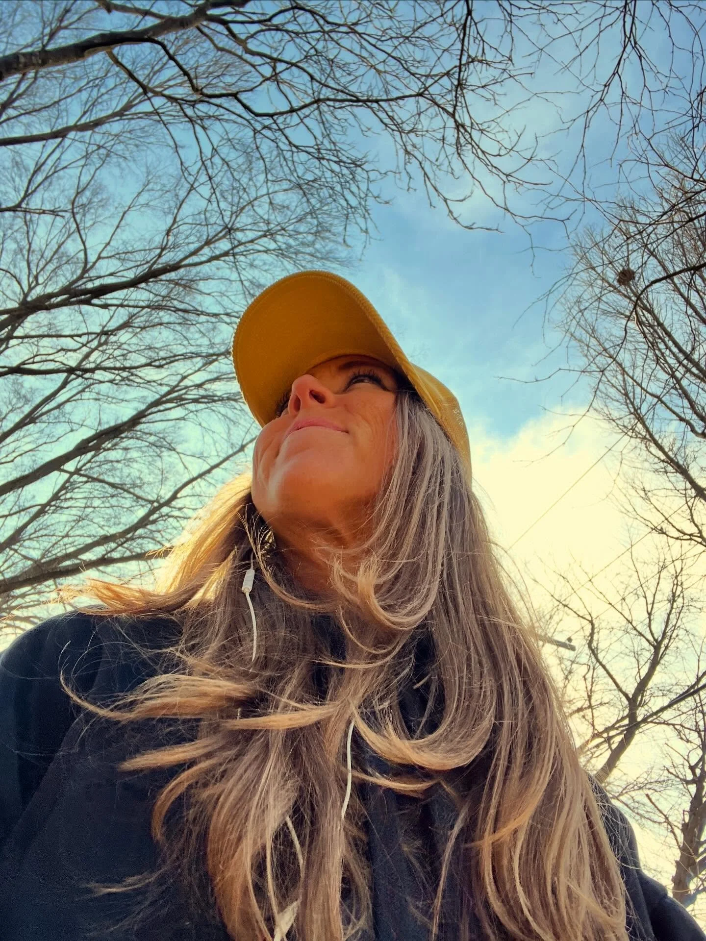 Lately ✨ walks, food, baking, thrift finds, plants, sunset&hellip;. Basically just me being me. 🤌😜