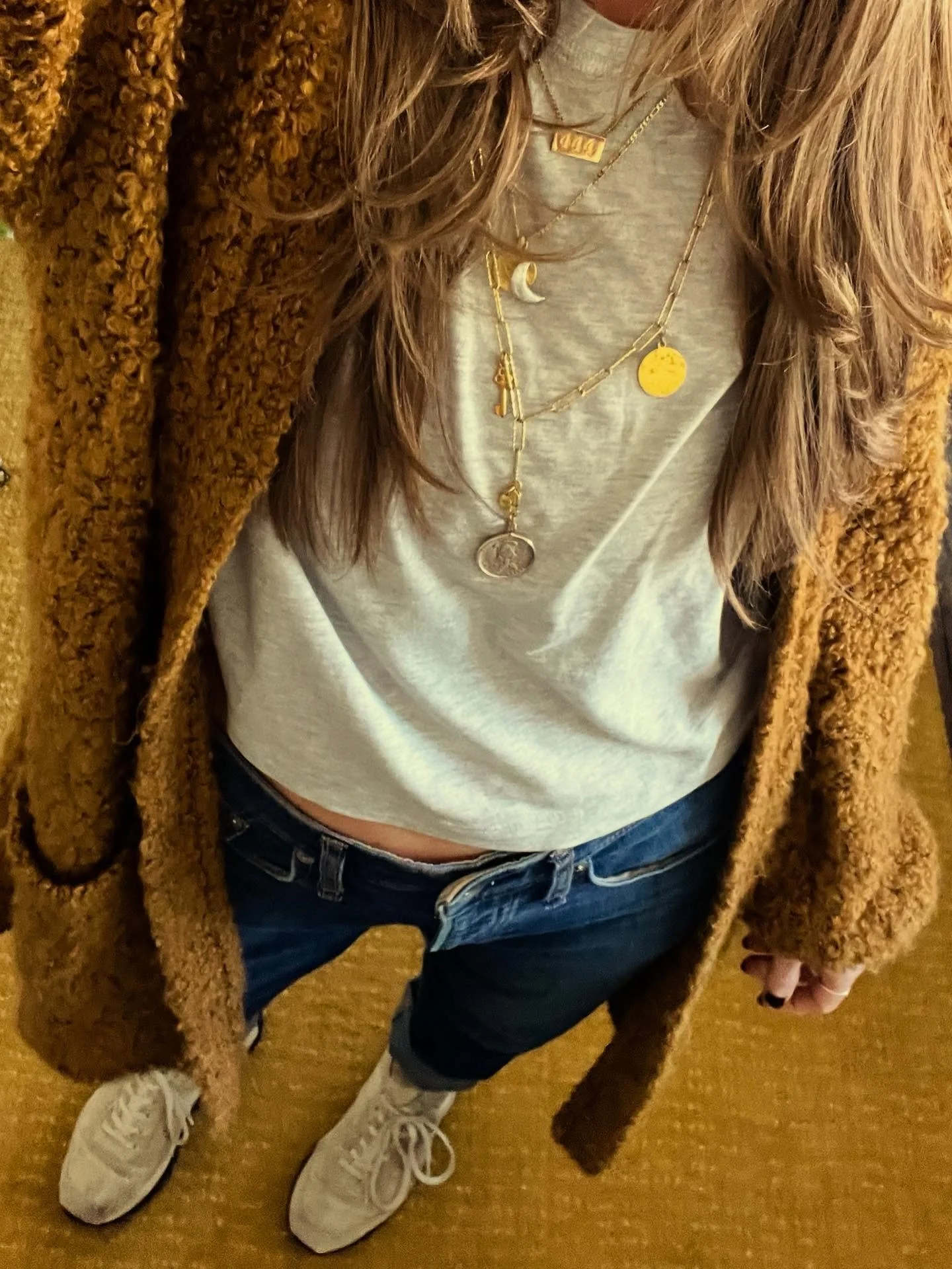 Faves &amp; Saves ✨

💛 When multiple thrifted pieces come together for a cozy fall outfit! 
💛 Post yoga sunrise, one of my favorite things 
💛 All the colors of the leaves in one spot, swoon 😌
💛 Scorpio vibes from one of my faves @deltavenus 
💛 