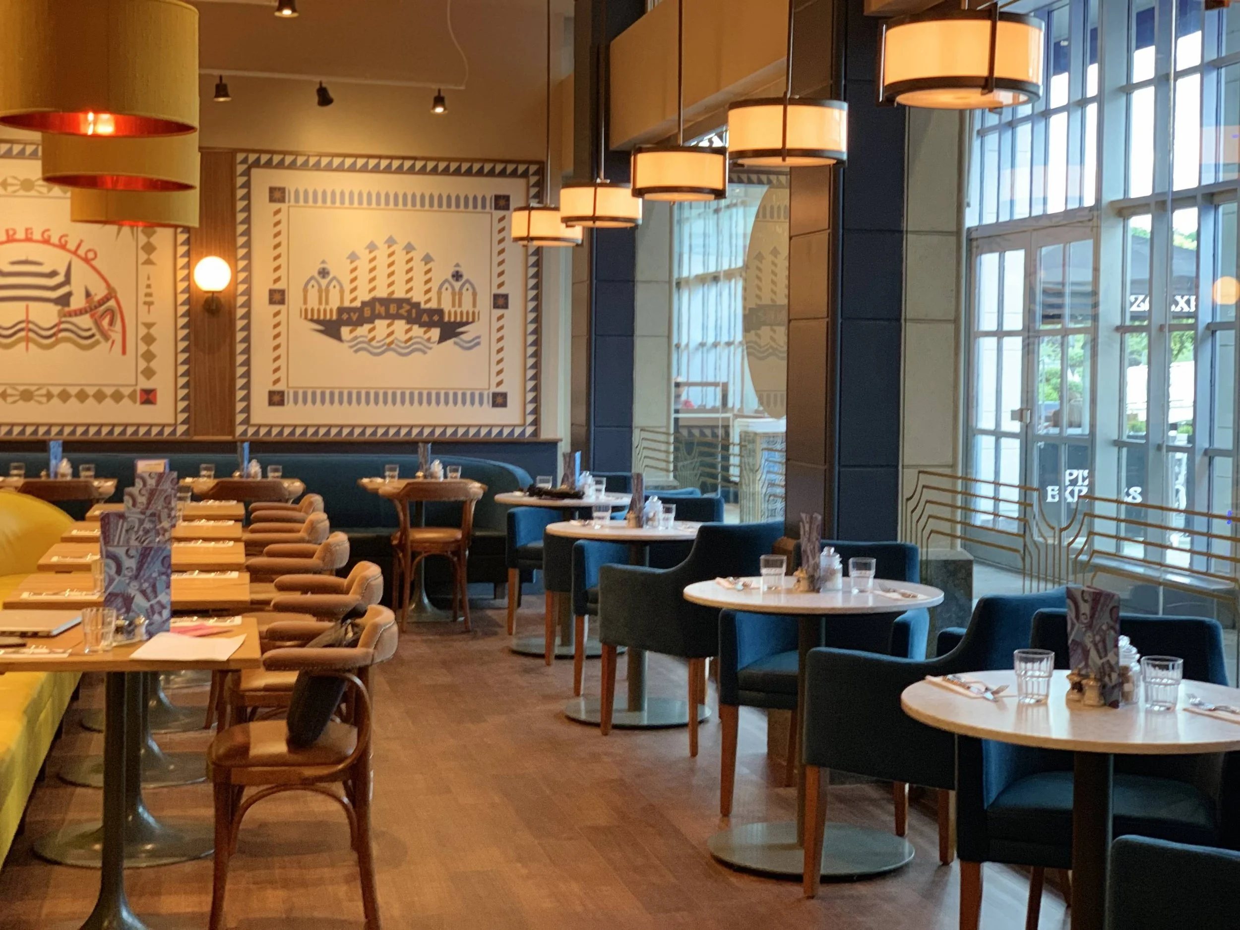 carluccios-restaurant-yesmore-agency-31.jpeg