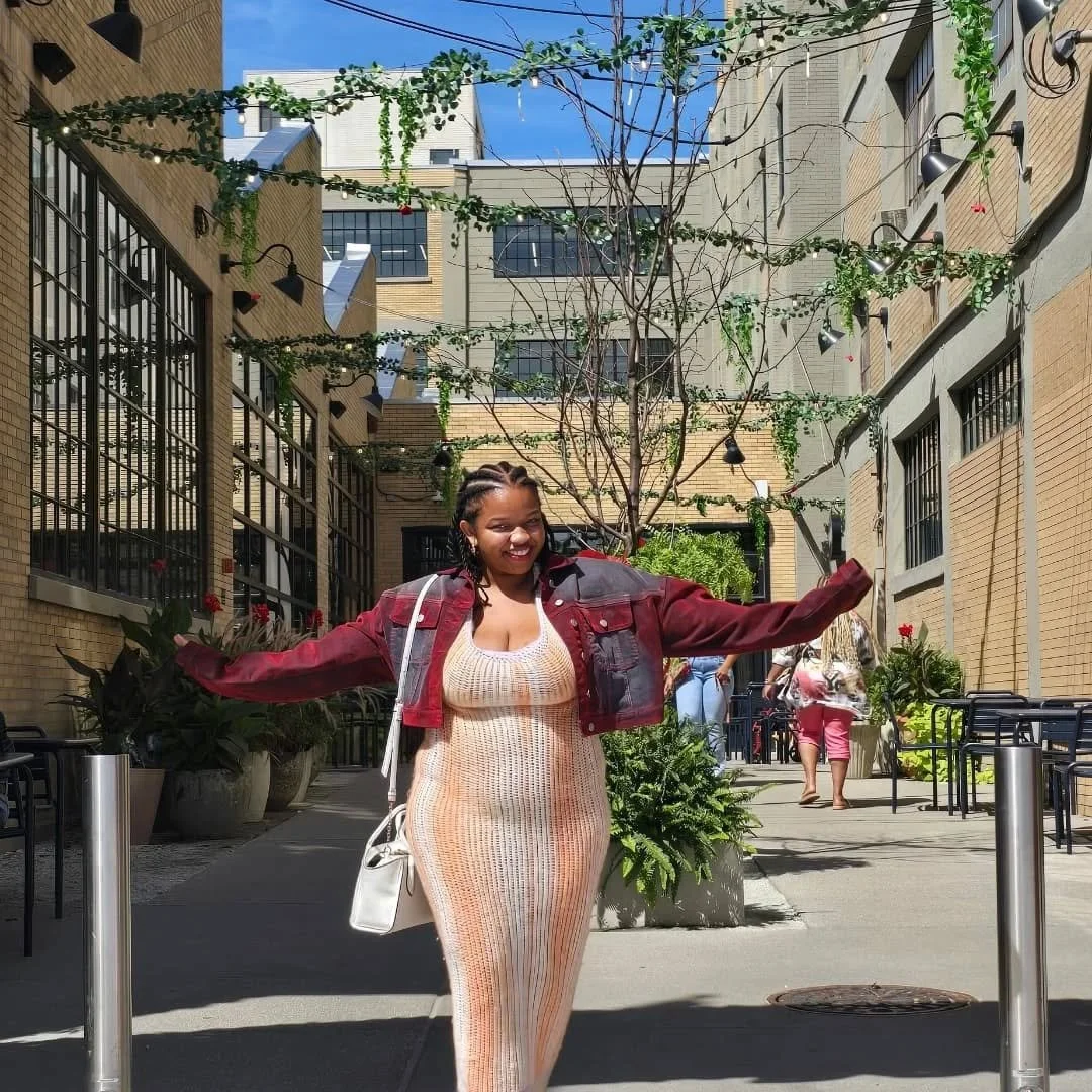 I had so much fun traveling to Indianapolis this past weekend to soak in the art culture!

If you ever get the chance to make it to Indy, Check out @butterartfair and @newfieldstoday!