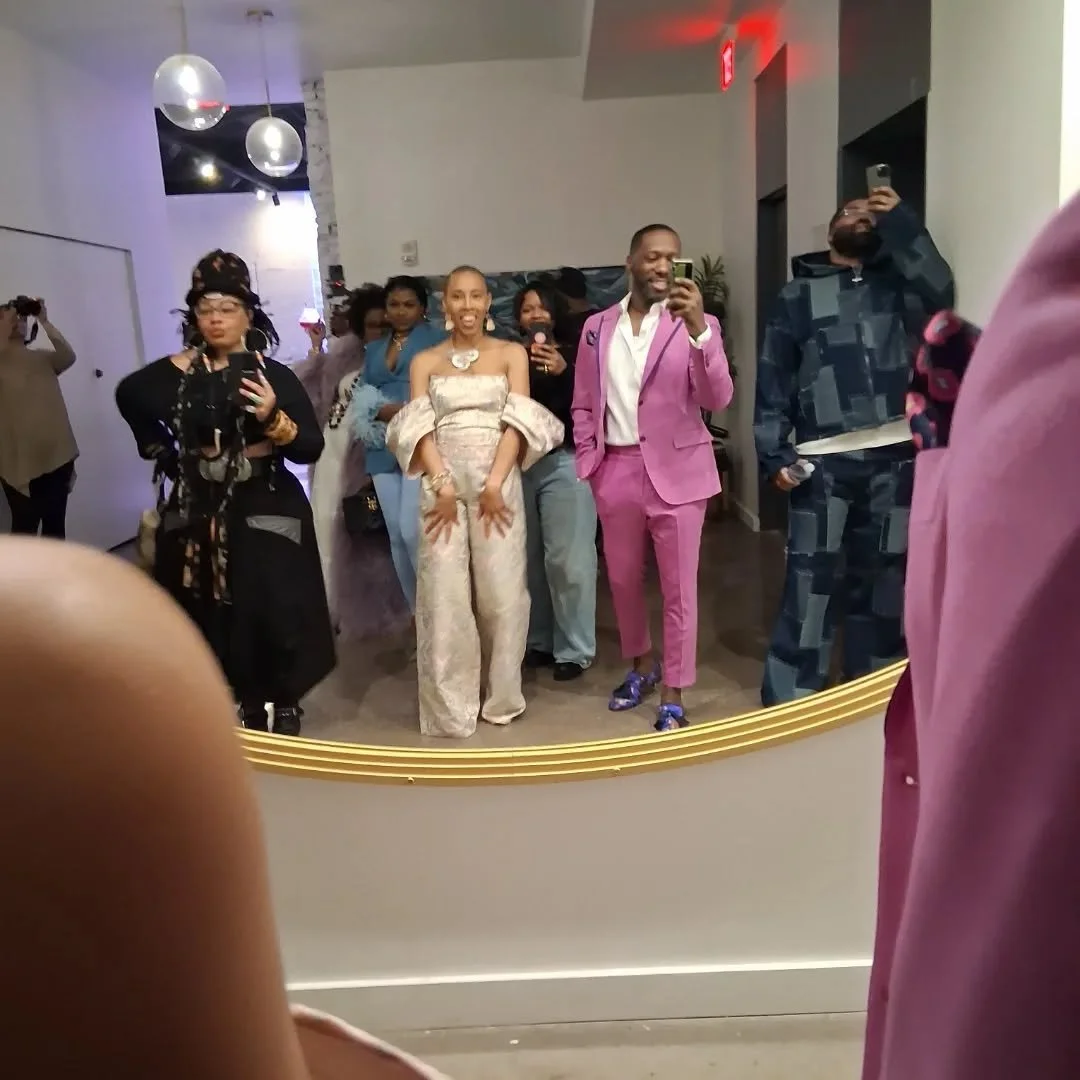 I had so much fun doing this Black Creatives in the Lou photoshoot! Enjoy the bts photos!

And shout out to my friend Michaela @drawnlovely_
whose artwork is showing at Angad Arts Hotel right now!

Also there's one day left of #bhm which means one da