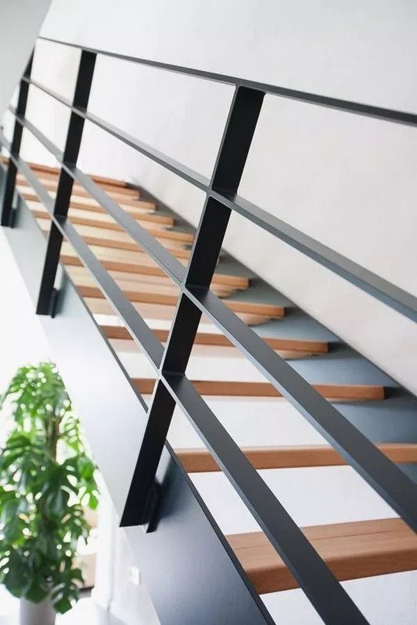 #9 Diagonal flat bar posts & panels 