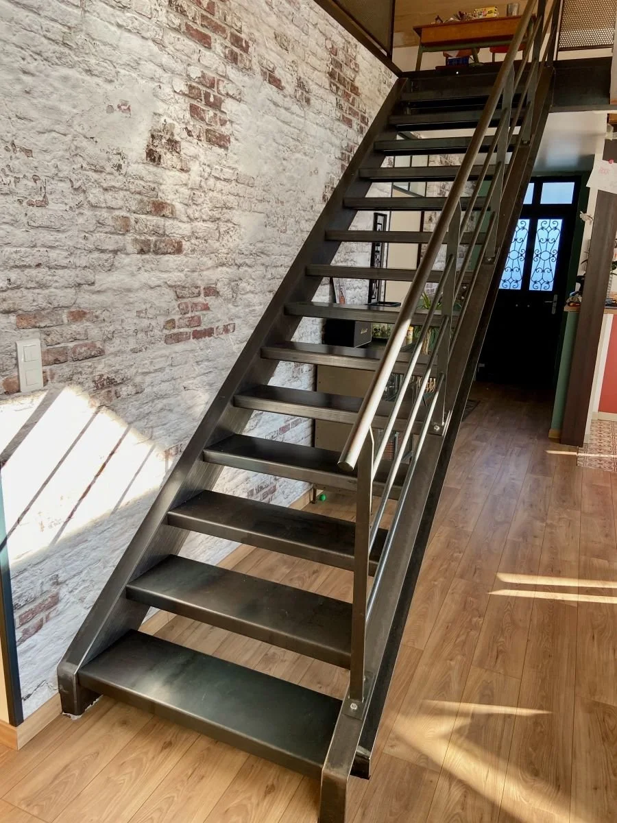 #1 Round tube hand rail & flat bar risers