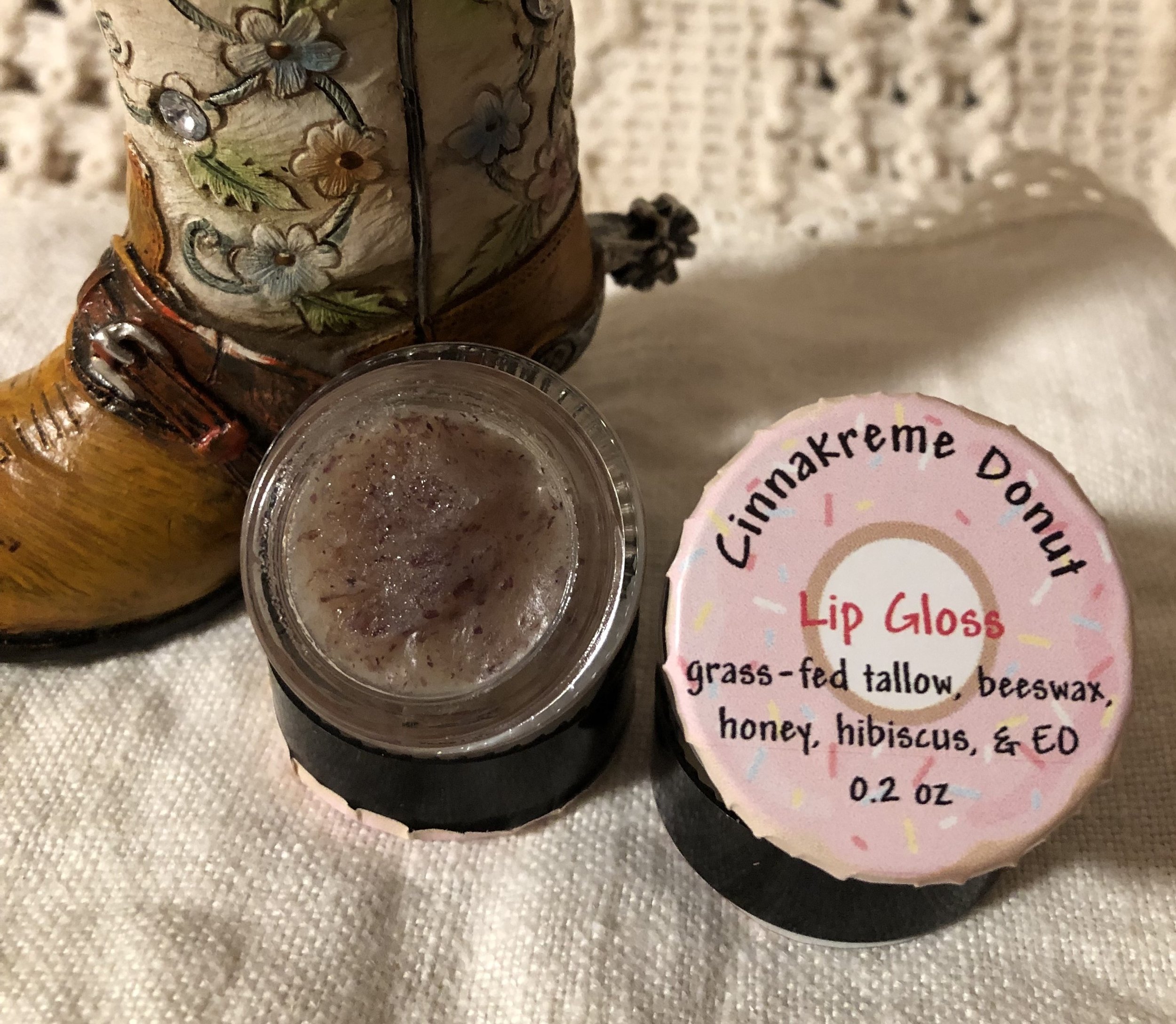 cinnakreme lip gloss.jpg