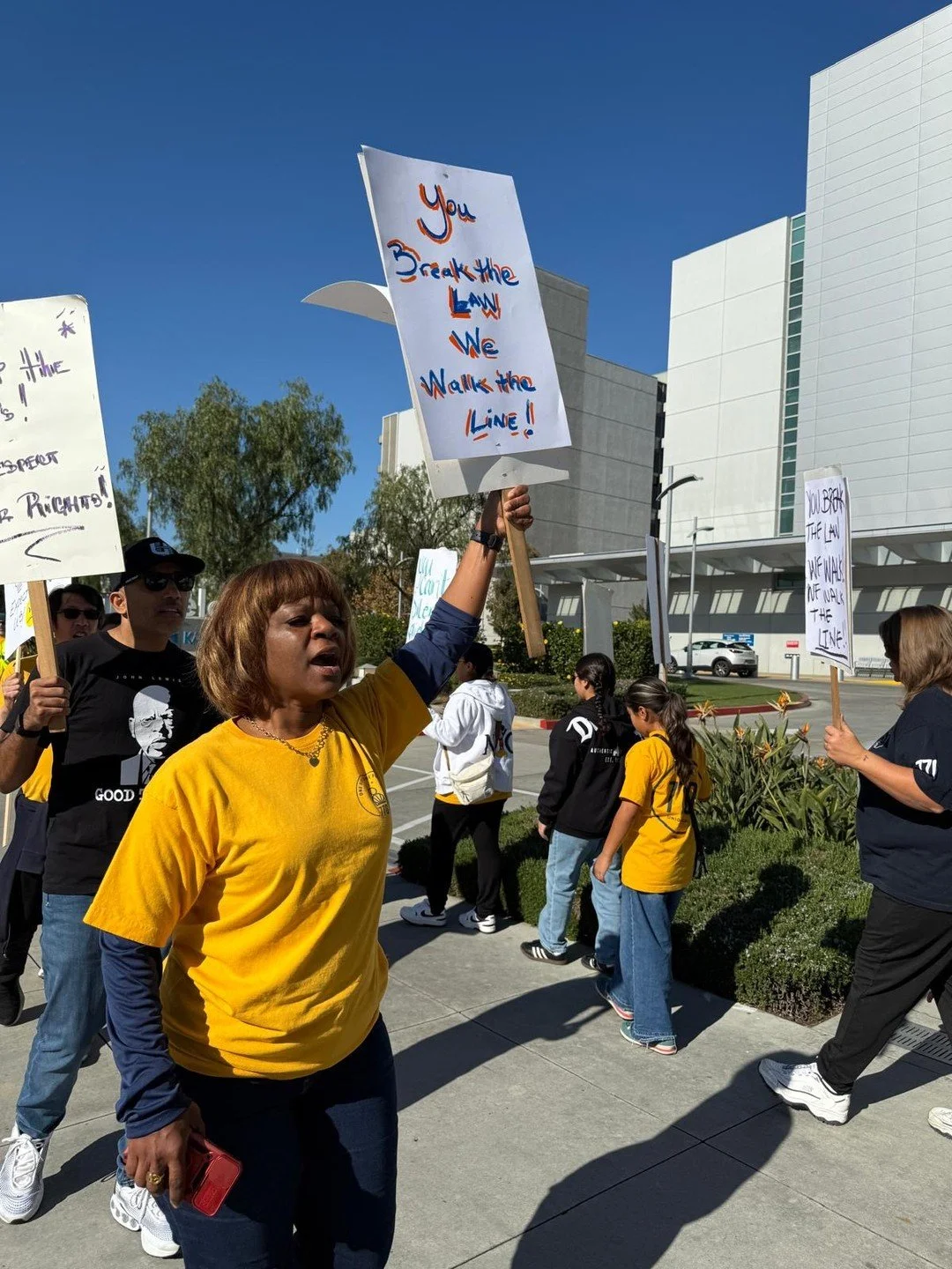 @KaiserPermanente workers and their allies turned out in force today in Kern County and Los Angeles to protest Kaiser&rsquo;s unfair labor practices.💪💪🏿💪🏾💪🏼💪🏻

From Bakersfield to LAMC, pharmacy assistants, techs, clinical lab scientists, me