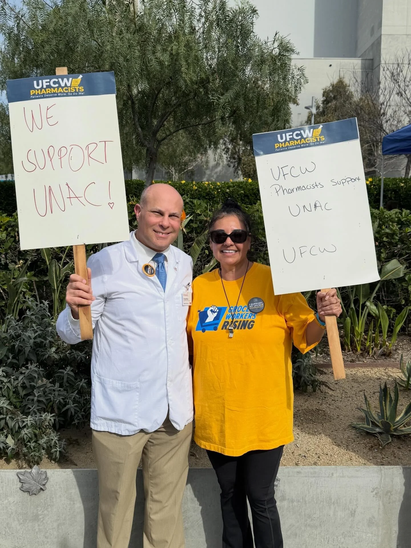UFCW 770 members stood in solidarity with UNAC nurses and healthcare professionals on their ULP strike across California and Hawai&lsquo;i.

Grocery pharmacists Craig and Isaac joined Kaiser pharmacists on the line because we are facing the same stru
