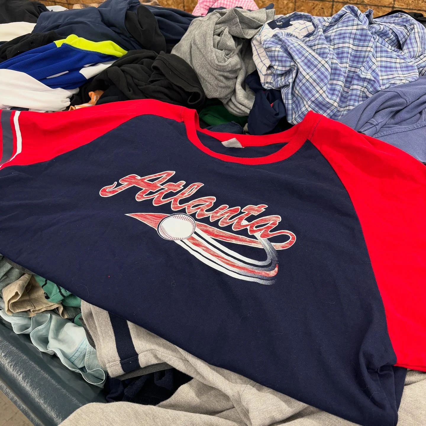 ⚾️🏈 Hey sports fans! We have more than just UT in our bins! 
Clothing for only $2.99 a pound! Jeans, sweaters, jackets, tees, &amp; more! all conveniently sorted for you to dig through 🛒 

HOURS: 
monday-saturday 10am to 7pm
sunday 12-6pm
📍located
