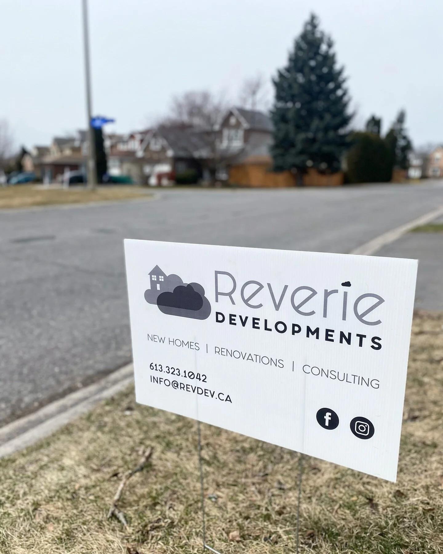 We have new temporary signs thanks to @graphikiottawa! 
.
.
.
#ottawakitchens #ottawacontractors #ottawarenovations #ottawabathrooms #generalcontractor