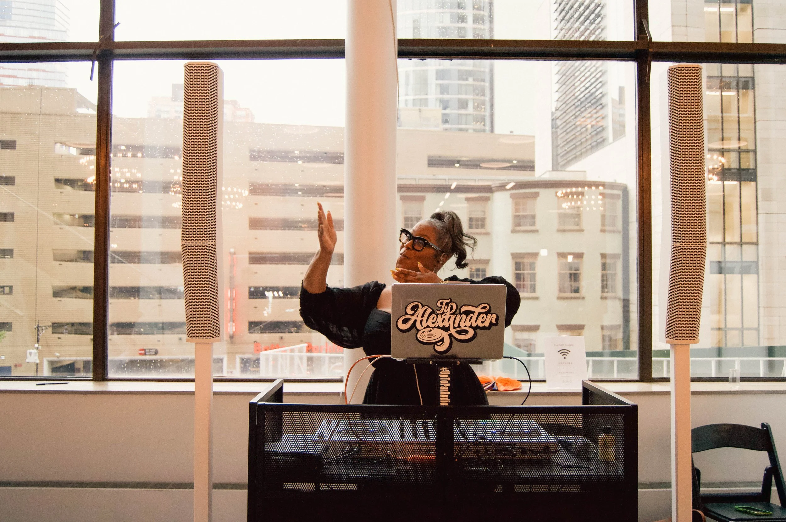 TY ALEXANDER HOLIDAY BAZAAR.JPG