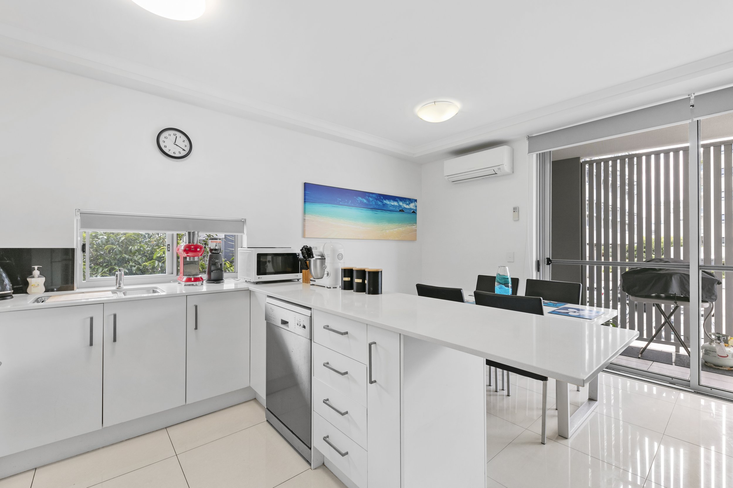 WHISKER_BURNETT_2_44_MOOLOOLABA-54.JPG