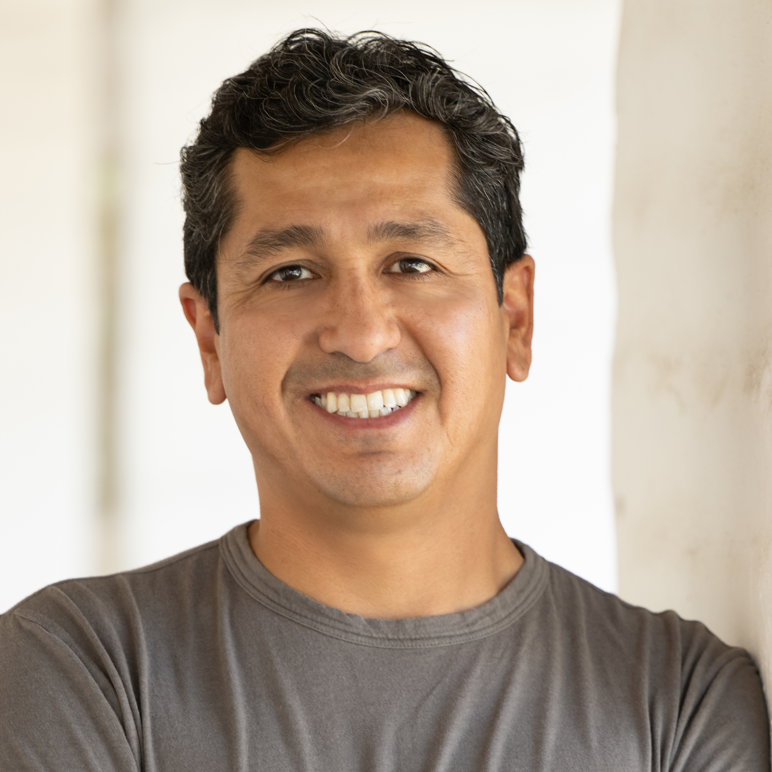 Portrait photo of Sergio Omachea