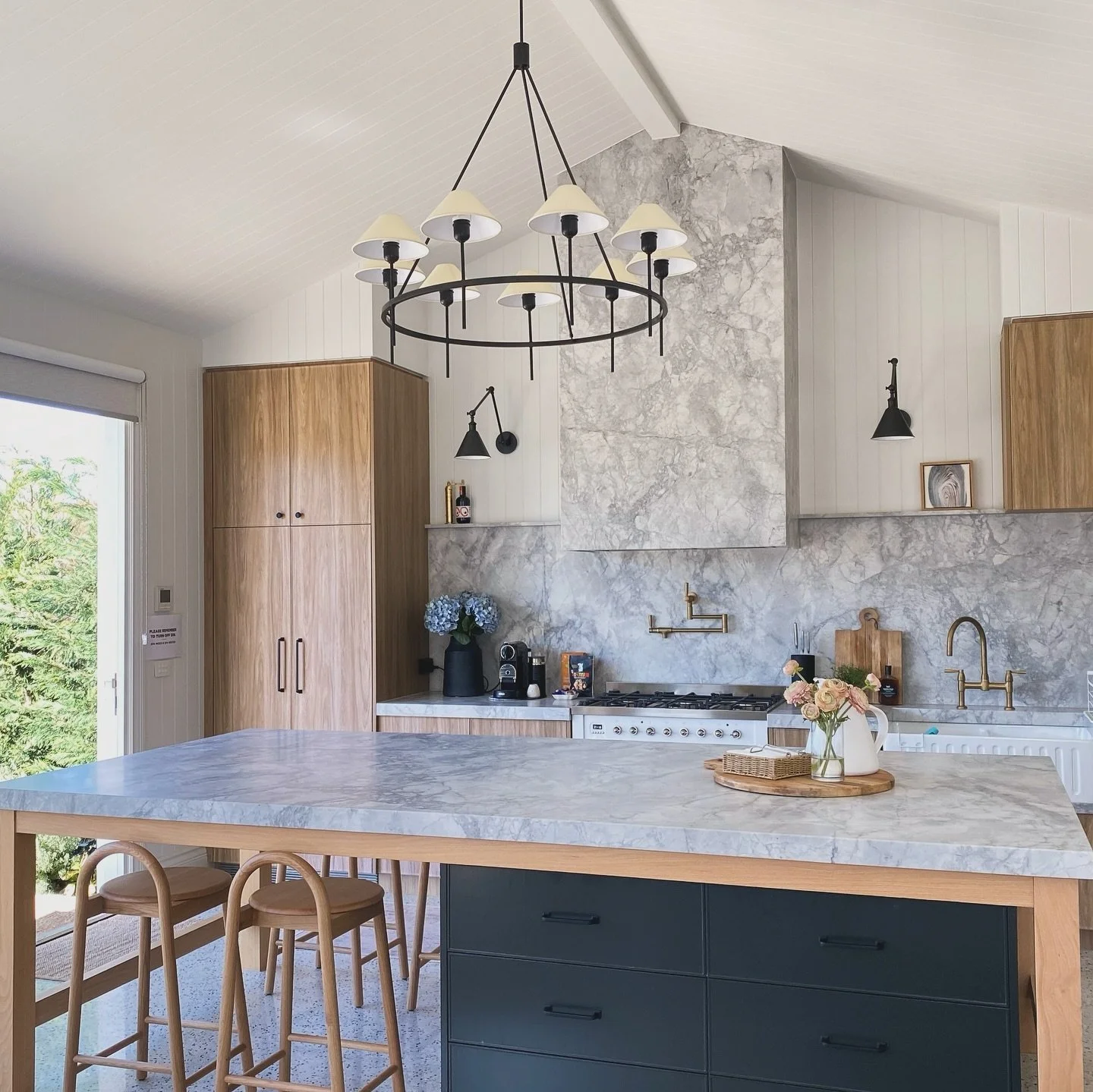 Winter sunshine at our guesthouse ☀️