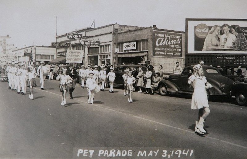 1941-pet-parade.jpg