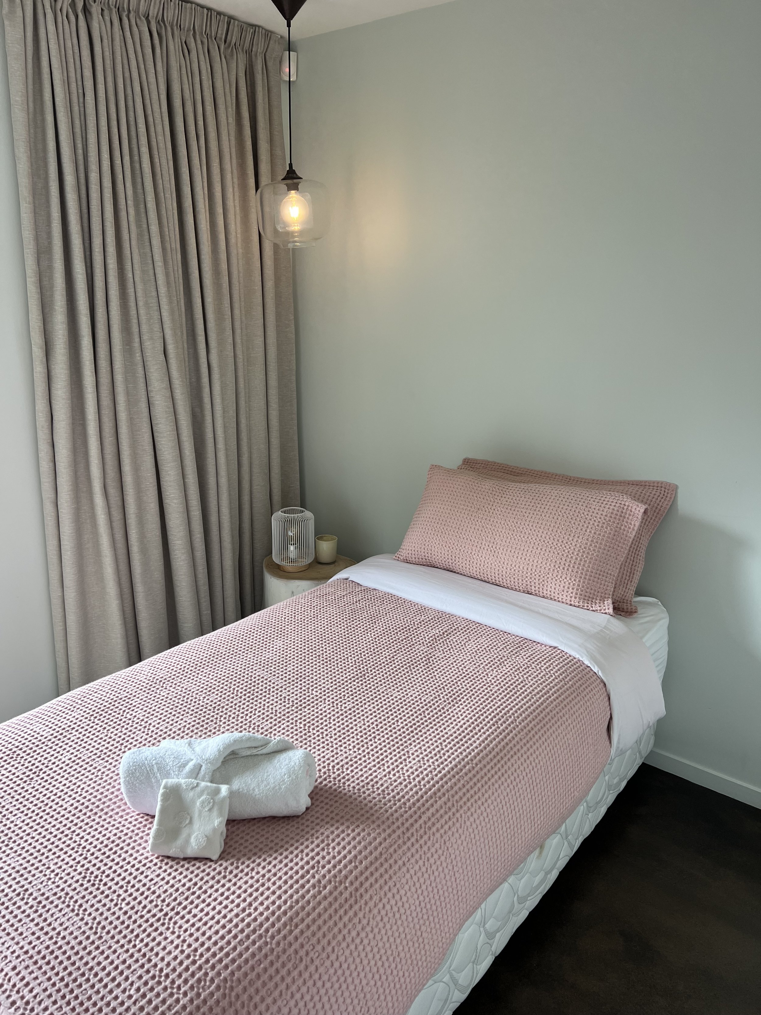 HUs Boutique Auckland Accomodation Bedroom 5
