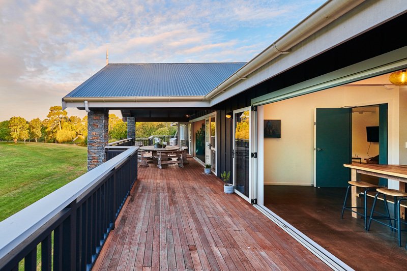 HUs Boutique Auckland Accomodation Outdoor Deck
