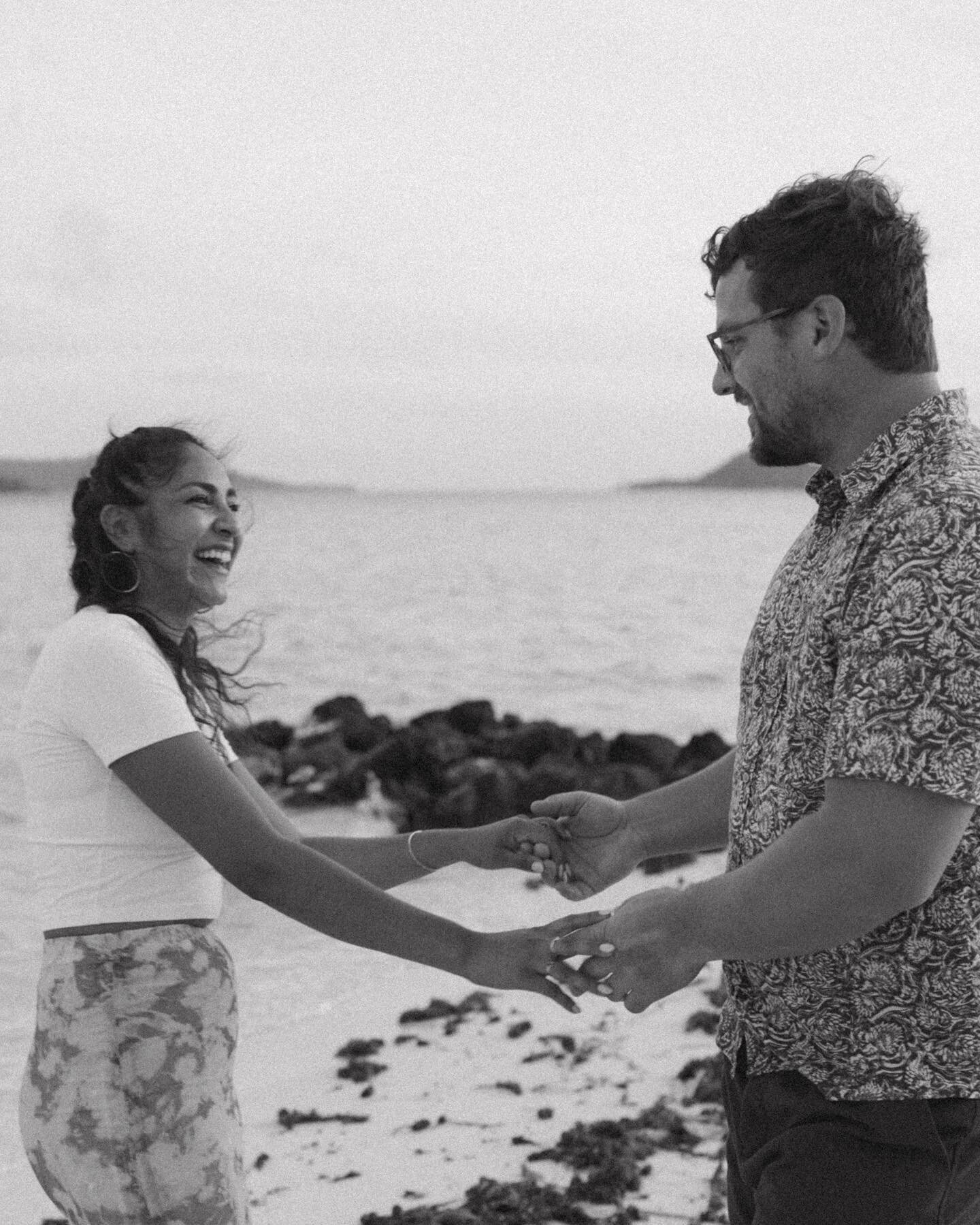 Laughing, goofing, barefoot running, we&rsquo;re here to capture the moments where you feel most you 🤍

#tahitiweddingphotographer #destinationweddingphotographer #borabora