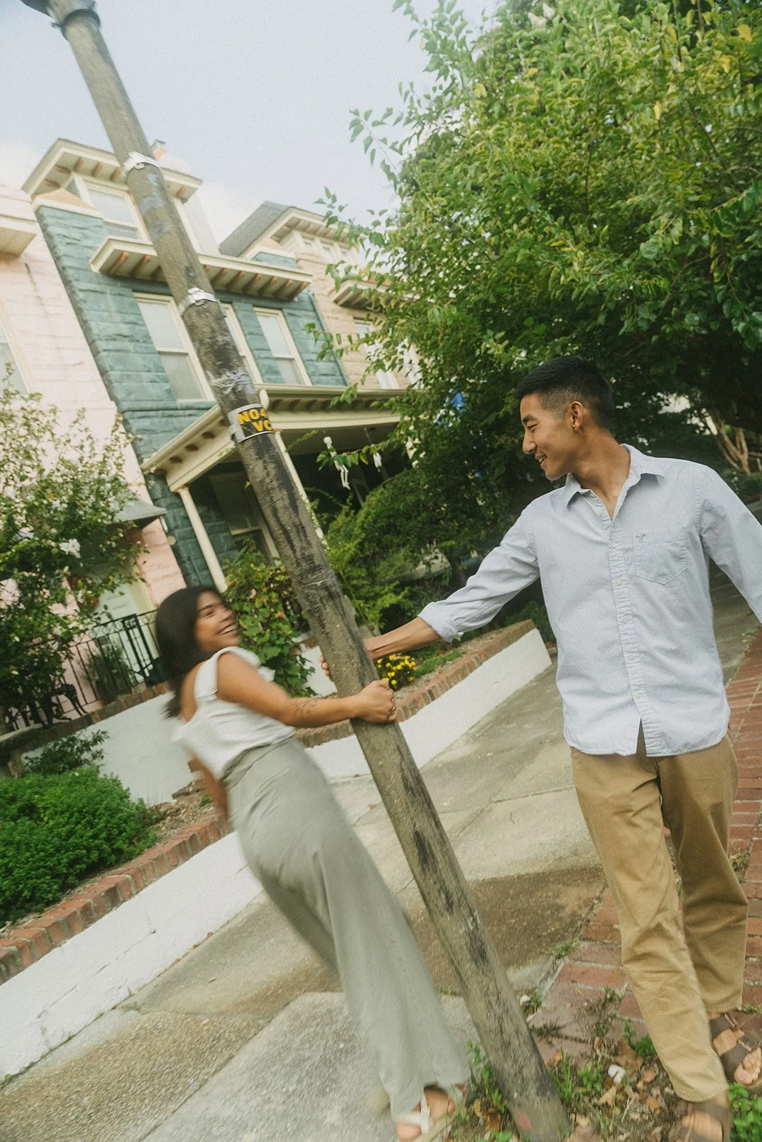 Downtown-Norfolk-Engagement-Photoshoot-Jonathan-and-Sarah-28.jpg