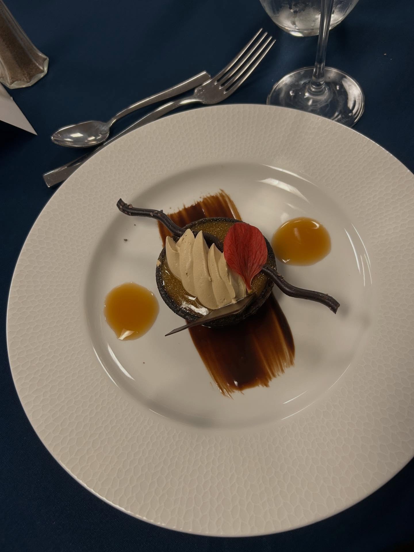 Happy Firewine Friday!! What pairs well with Christmas desserts? 

A: Firewine Chocolate (back by popular demand only for the holiday stay tuned for the alert next week) and Firewine Blackberry (available now!) 

Get yours today! 

~xoxo~www.firewine