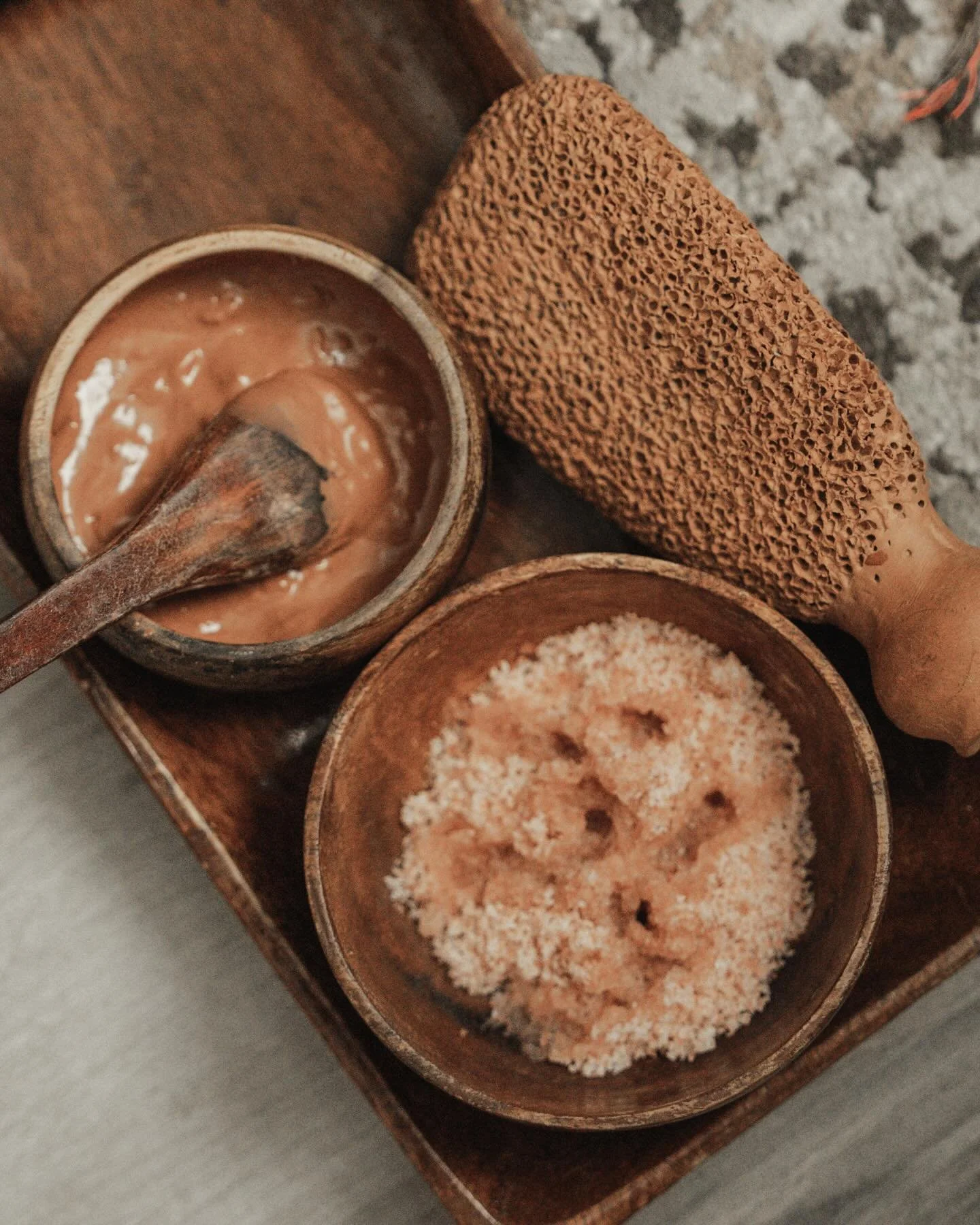HERBAL FOOT SPA 🌿

A refined, nature-based ritual designed for real relaxation.

Paired with mineral-rich salts and plant-based care, this ritual goes beyond the surface, supporting relaxation, circulation, and overall balance.

Infused with careful