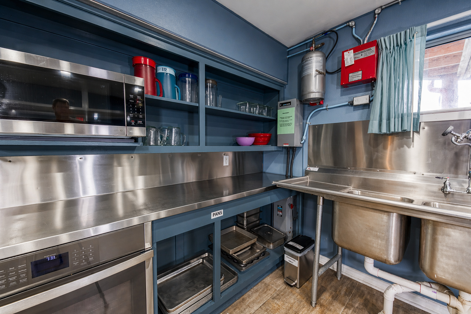Our kitchen is stocked with top-of-the-line appliances, ample counter space, and a variety of cookware, perfect for aspiring chefs and seasoned cooks alike.