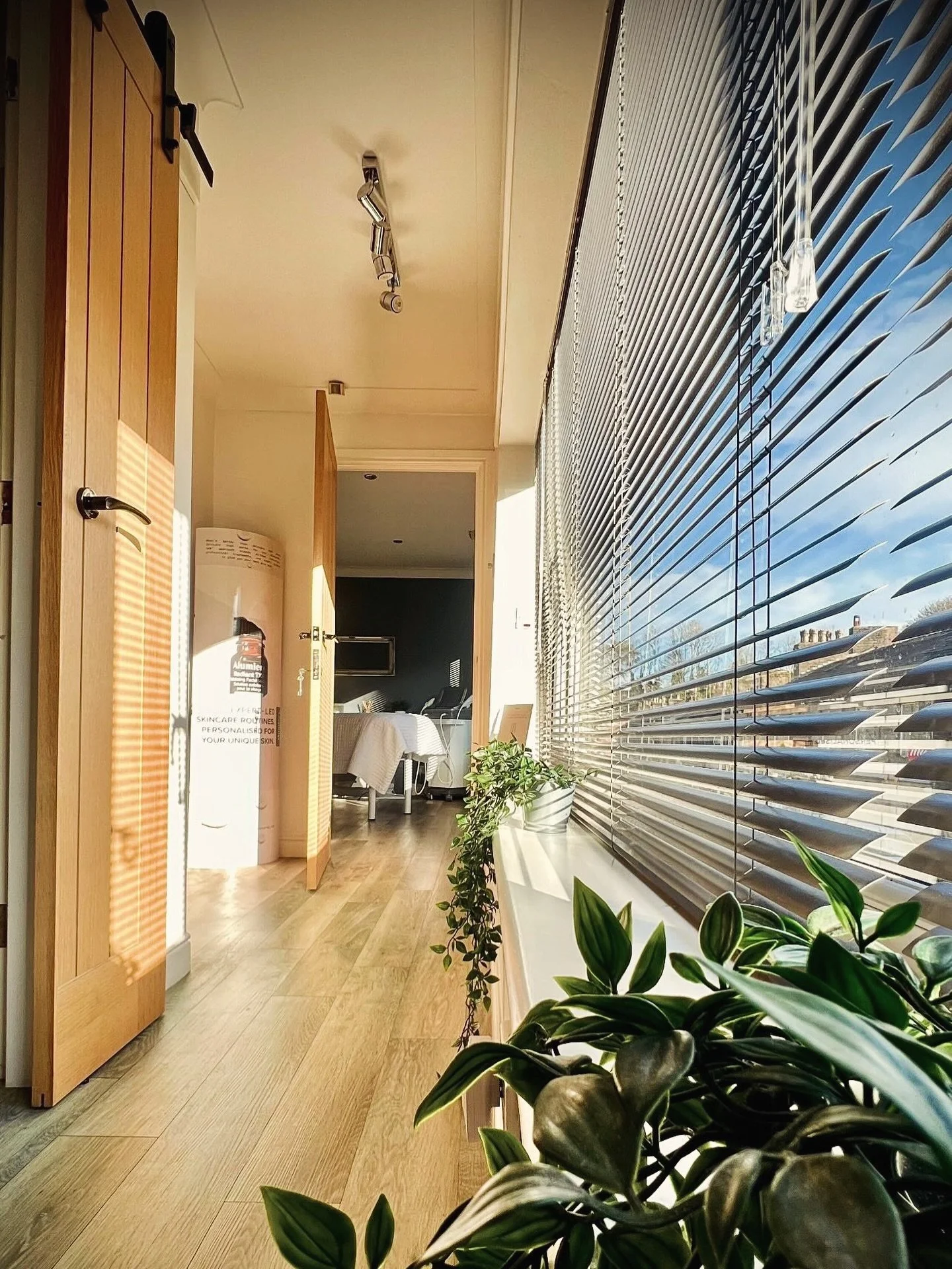 ✨ The week ahead is looking bright ✨

Bel&agrave;r Esthetics&rsquo; new laser machine is landing at the clinic and Black Friday skincare offers are just around the corner. Watch this space! 👀

#laserskincare 
#skinclinic 
#blackfridayskincare