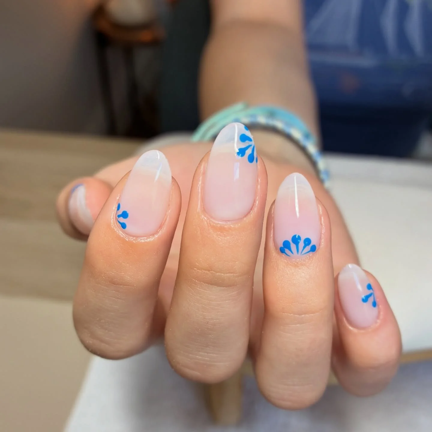 Holiday Nails for Ruby 💙

#gelnails 
#biab 
#newmills