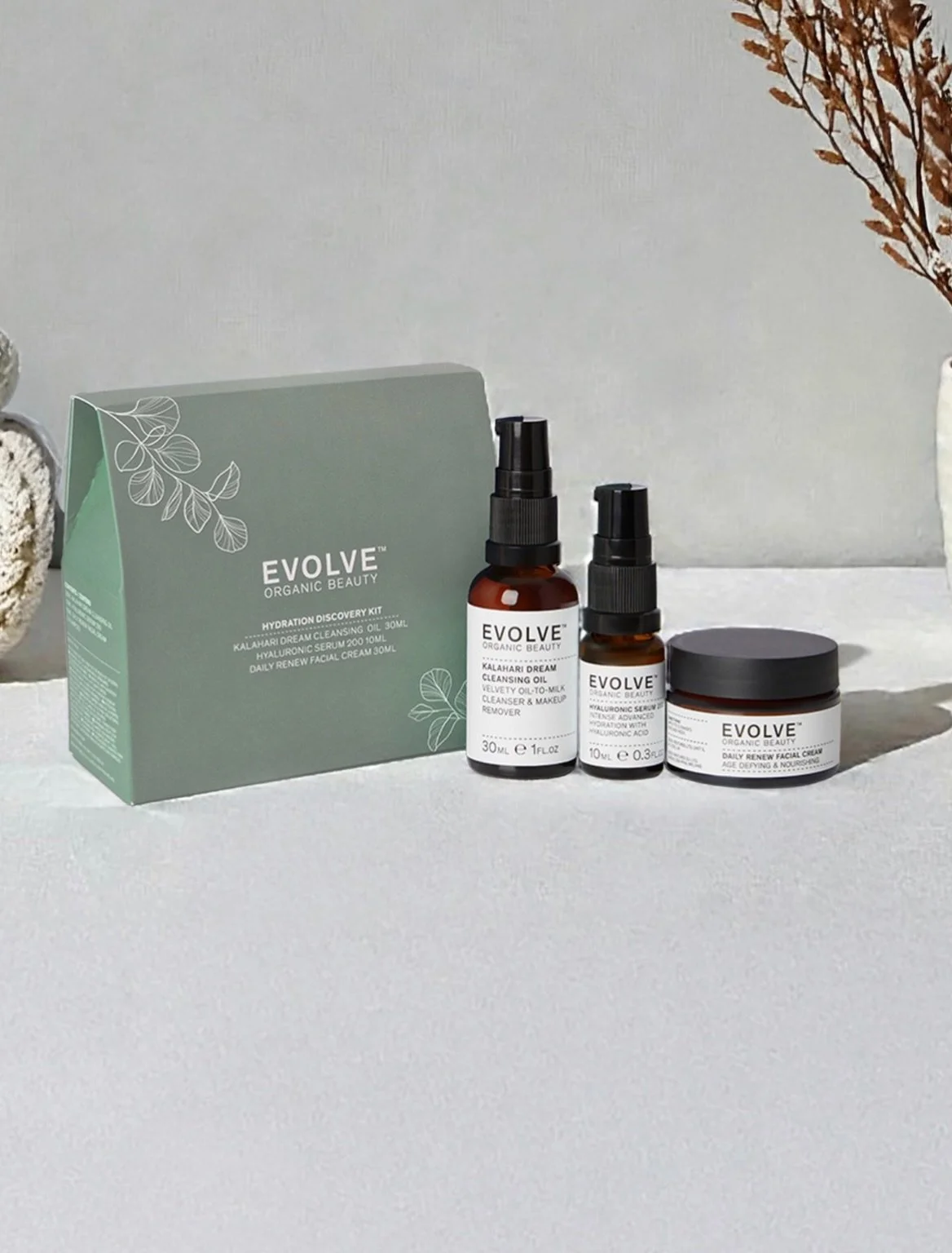 Something new is coming! 

Award winning Organic Vegan Skincare 😍

New Spa Facials and Massage Treatments coming soon. 💚

@evolvebeautyuk